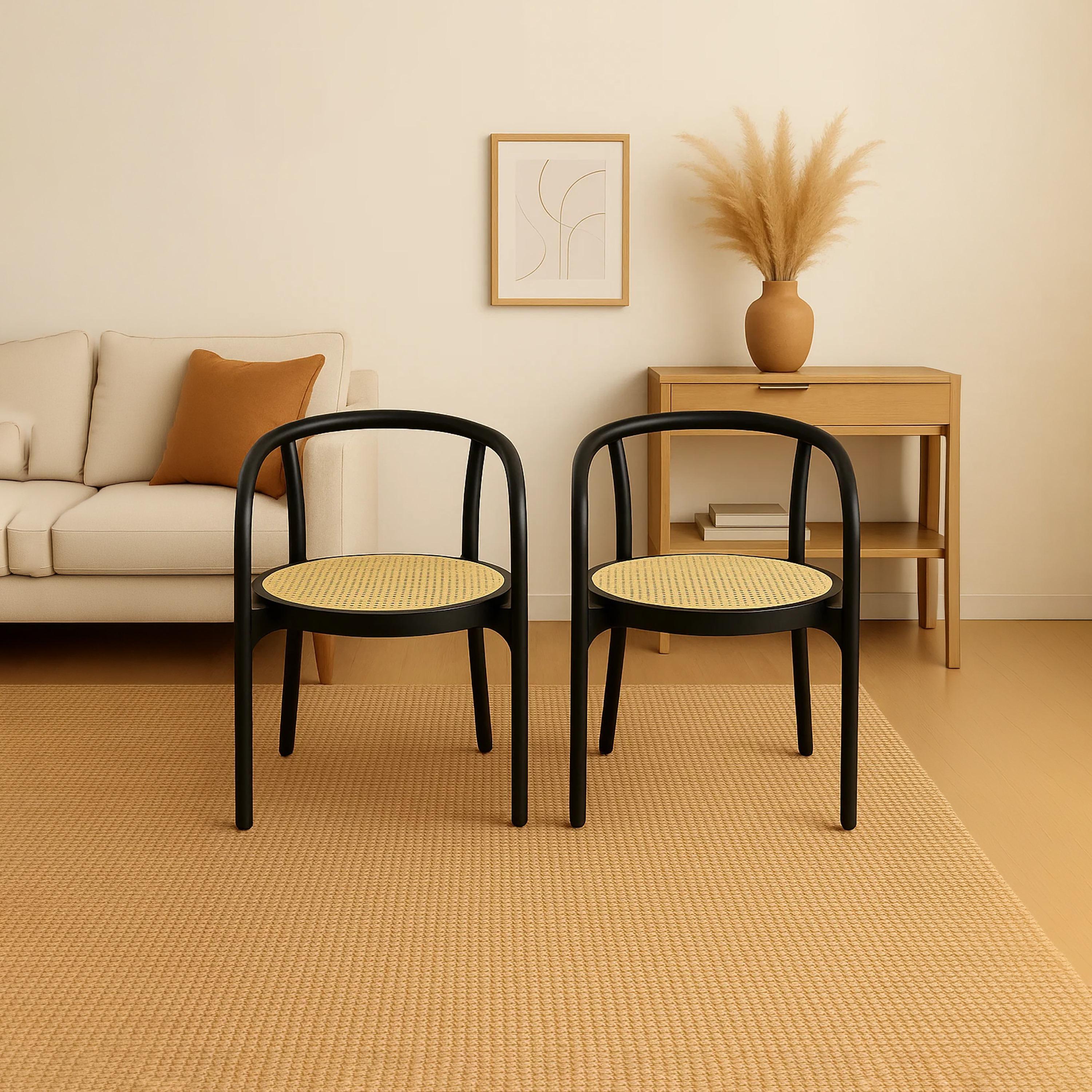 كرسي منجّد بذراعين منحنيتين باللون الأسود من ماريا هومز-furniture-sofaandseating-armchairs-image-3