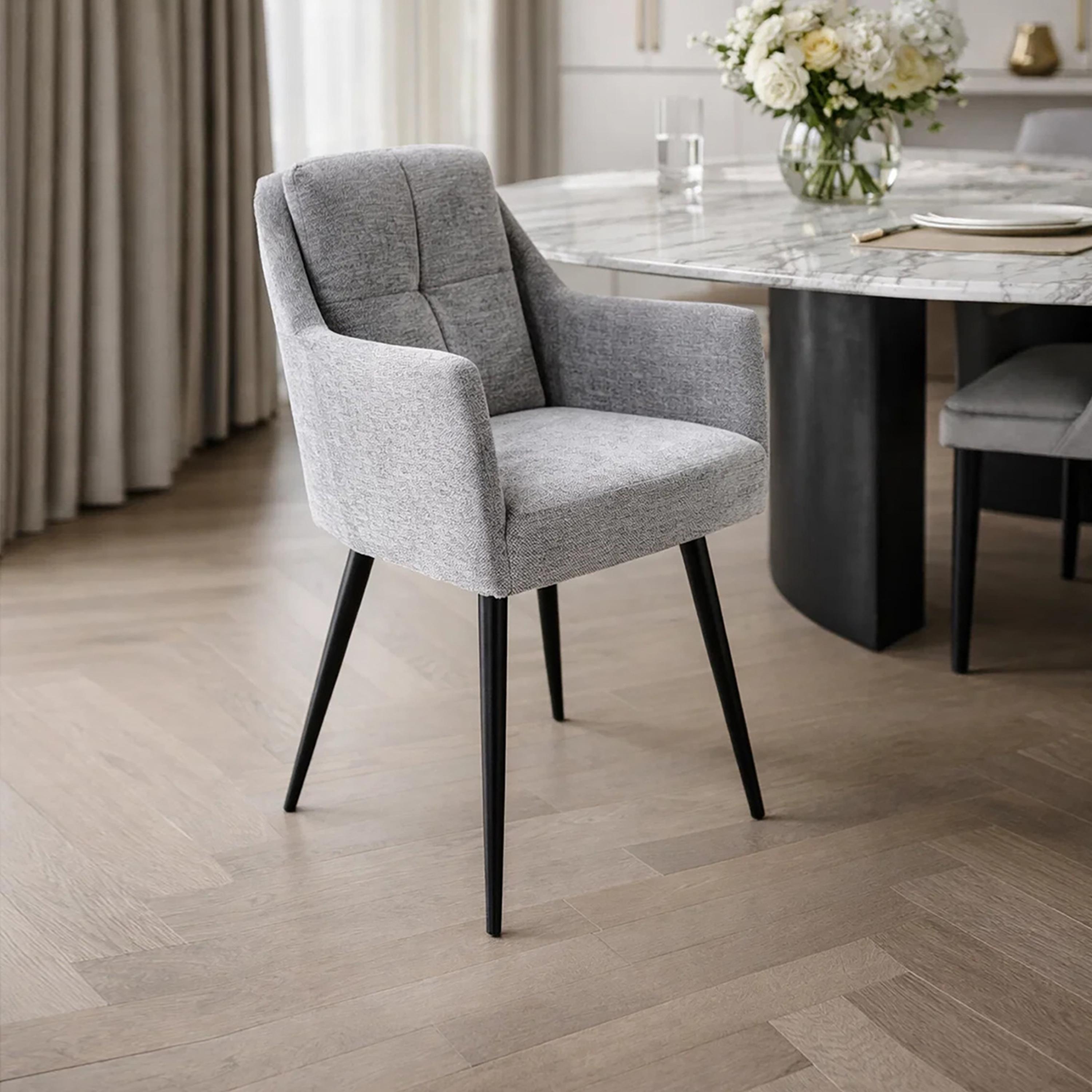 كرسي بذراعين مبطن من ماريا هومز-furniture-sofaandseating-armchairs-image-1