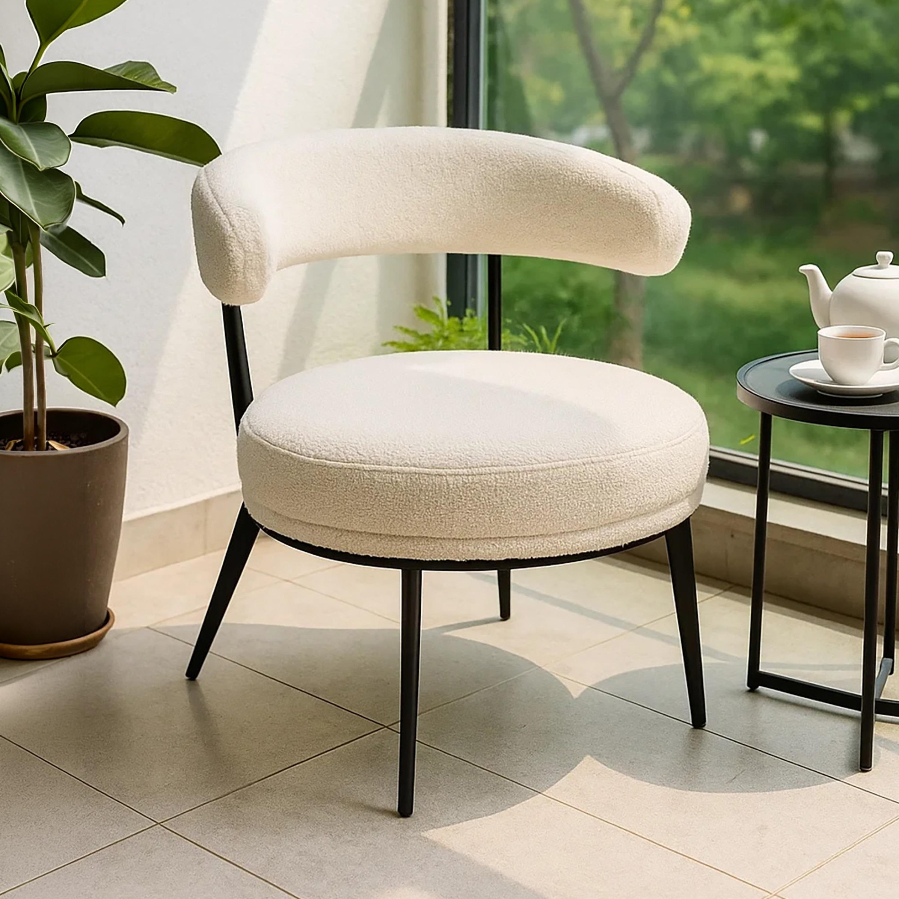 كرسي ذراع أبيض منحني من ماريا هومز-furniture-sofaandseating-armchairs-image-1