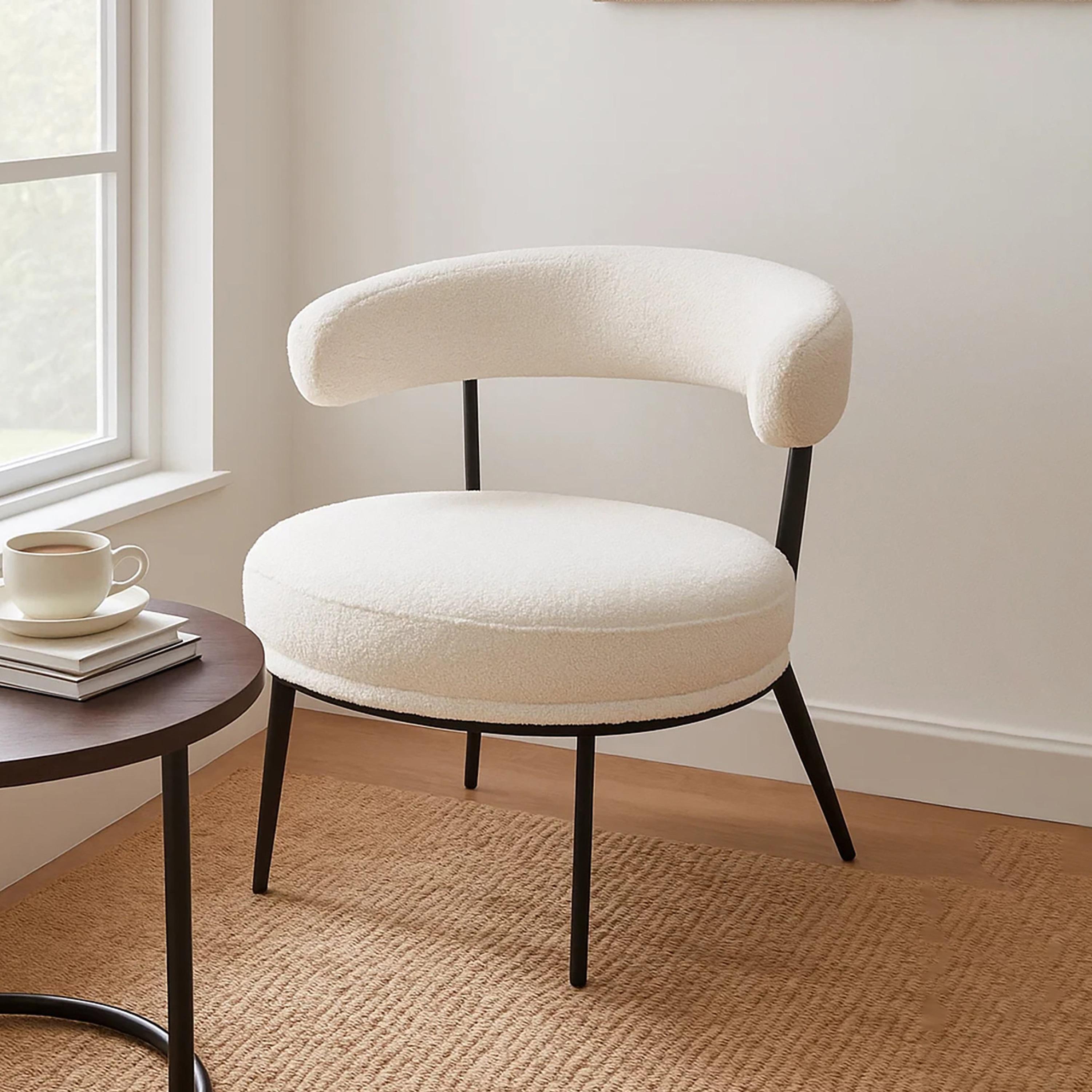 كرسي ذراع أبيض منحني من ماريا هومز-furniture-sofaandseating-armchairs-image-2
