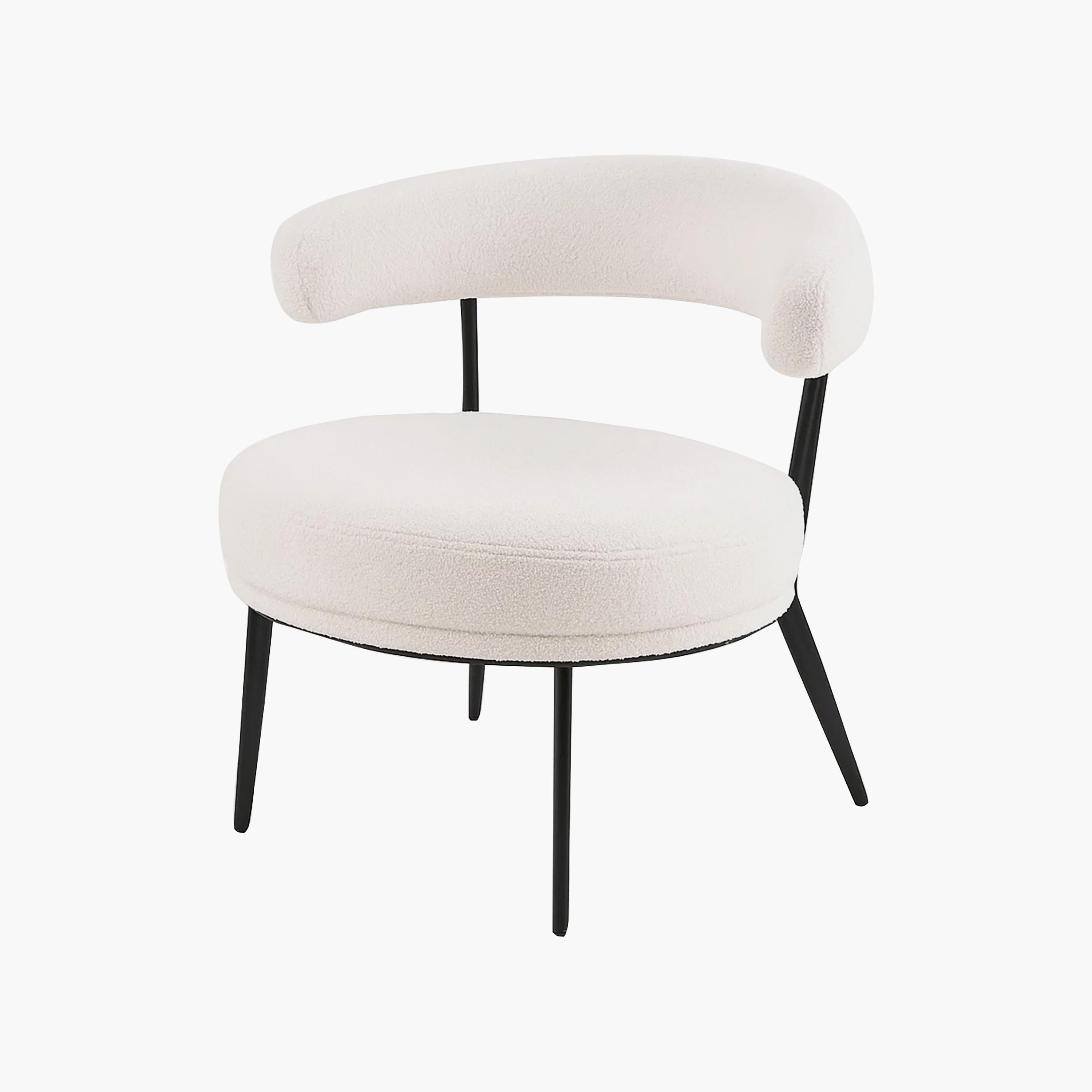 كرسي ذراع أبيض منحني من ماريا هومز-furniture-sofaandseating-armchairs-image-5
