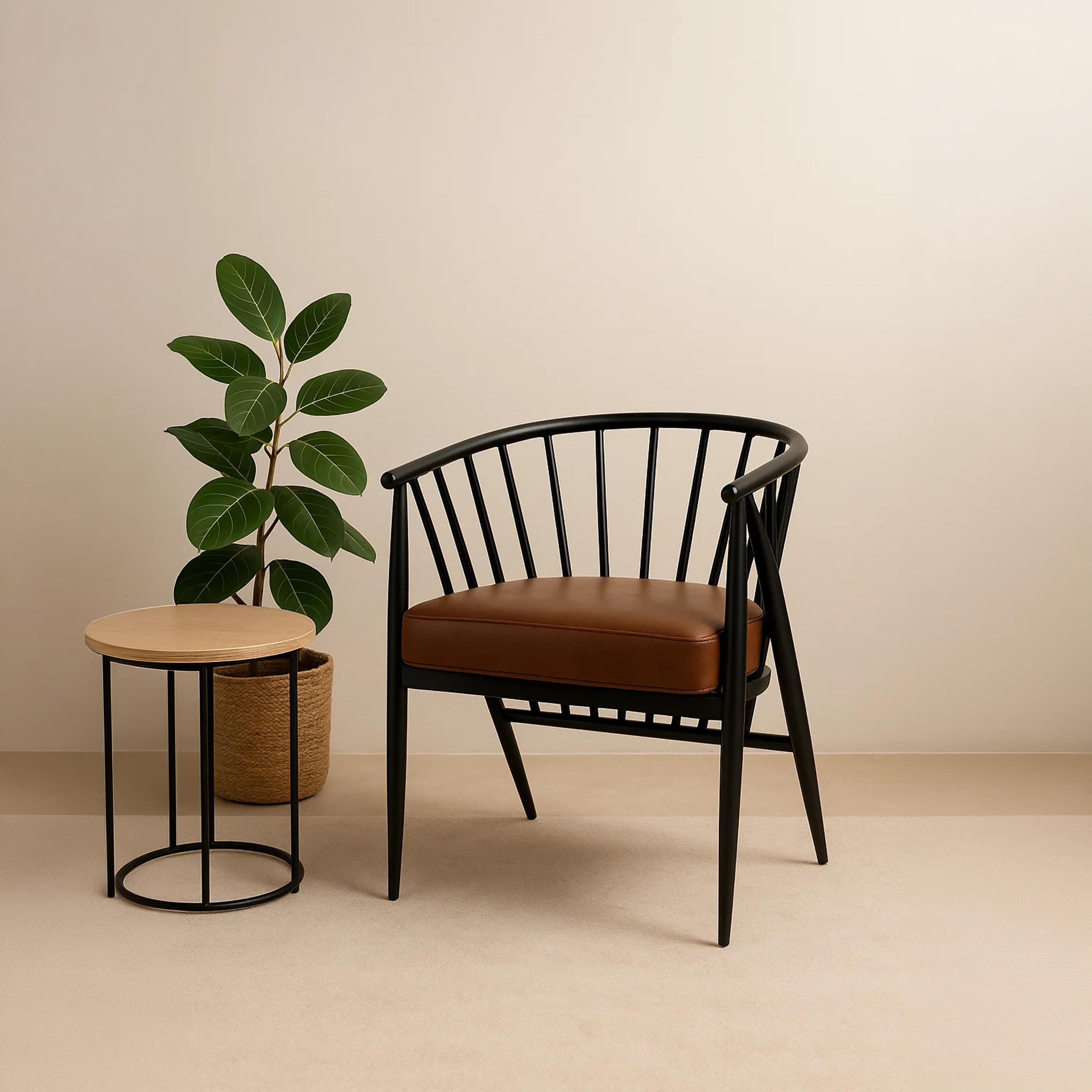 كرسي بذراع منحني بني من ماريا هومز-furniture-sofaandseating-armchairs-image-3