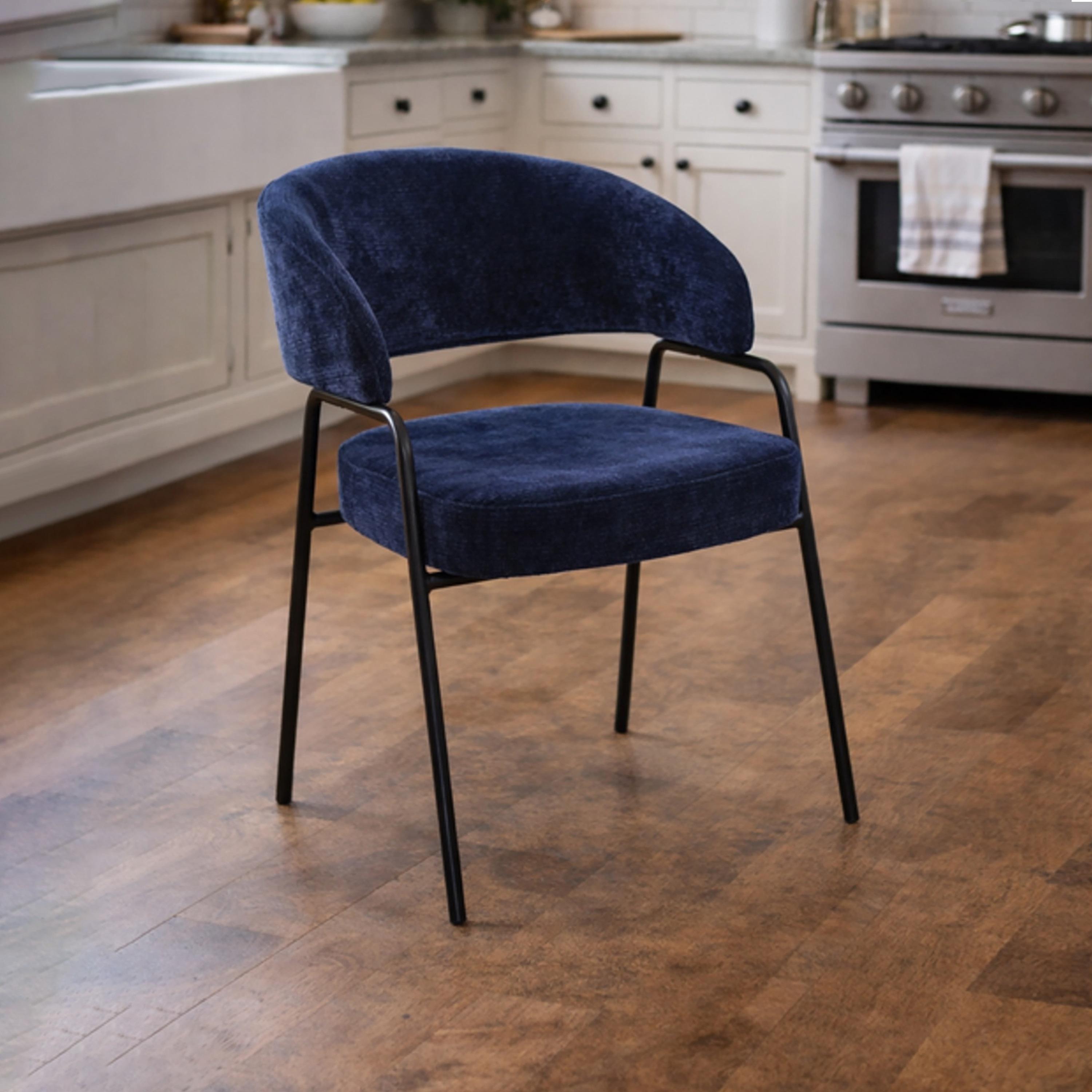 كرسي بذراعين منحنيين من ماريا هومز-furniture-sofaandseating-armchairs-image-1