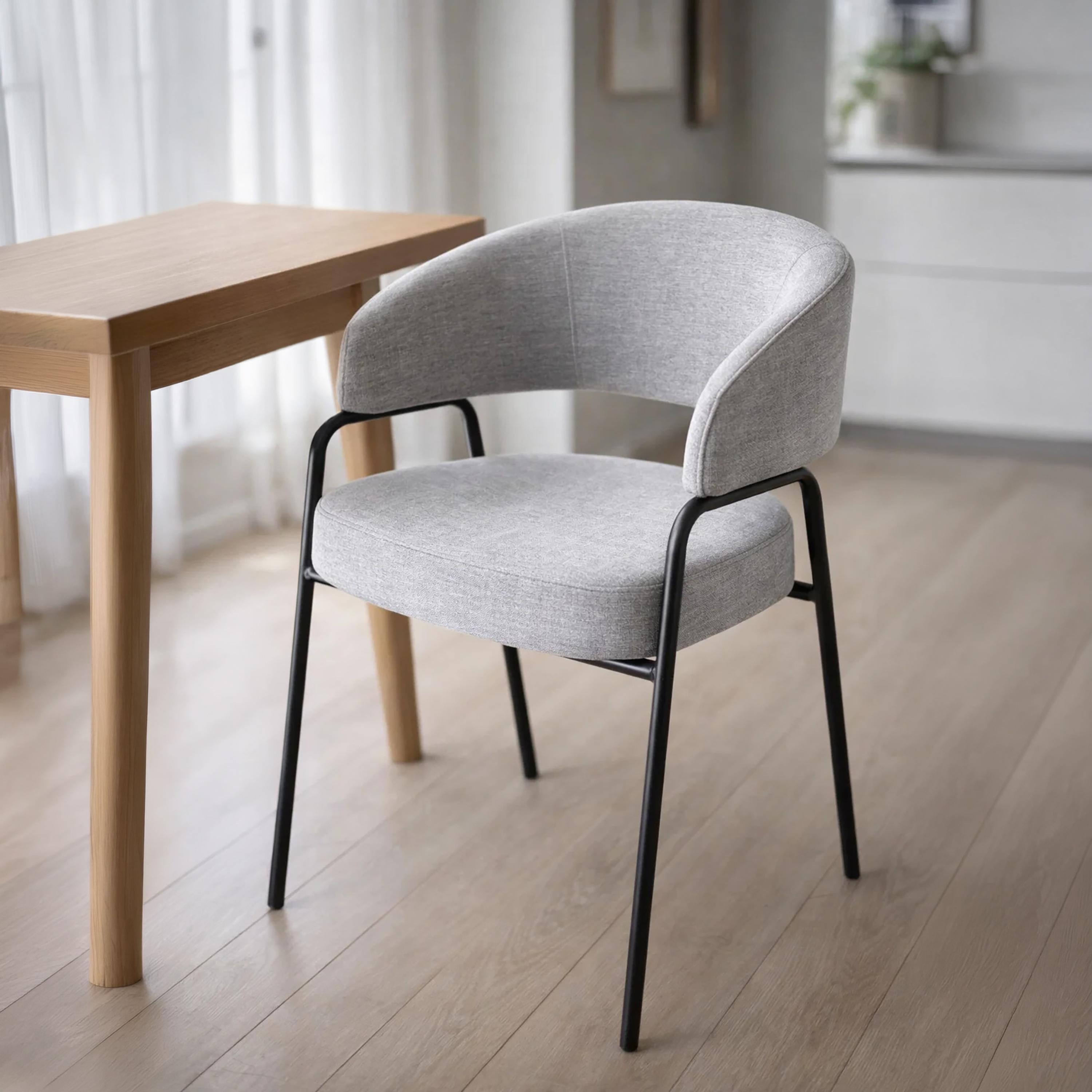 كرسي بذراعين منحنيين من ماريا هومز-furniture-sofaandseating-armchairs-image-2