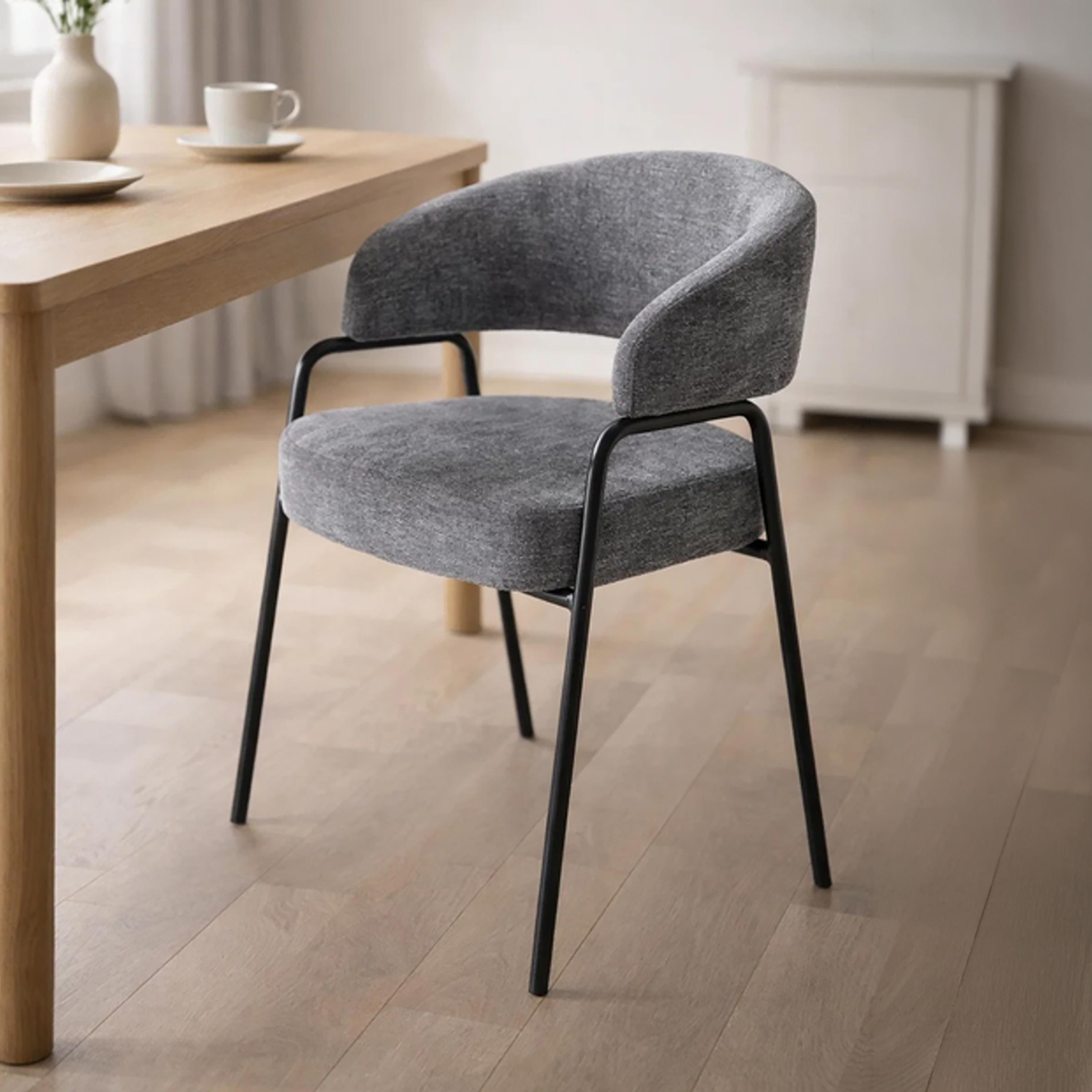 كرسي بذراع منحنية من ماريا هومز-furniture-sofaandseating-armchairs-image-2