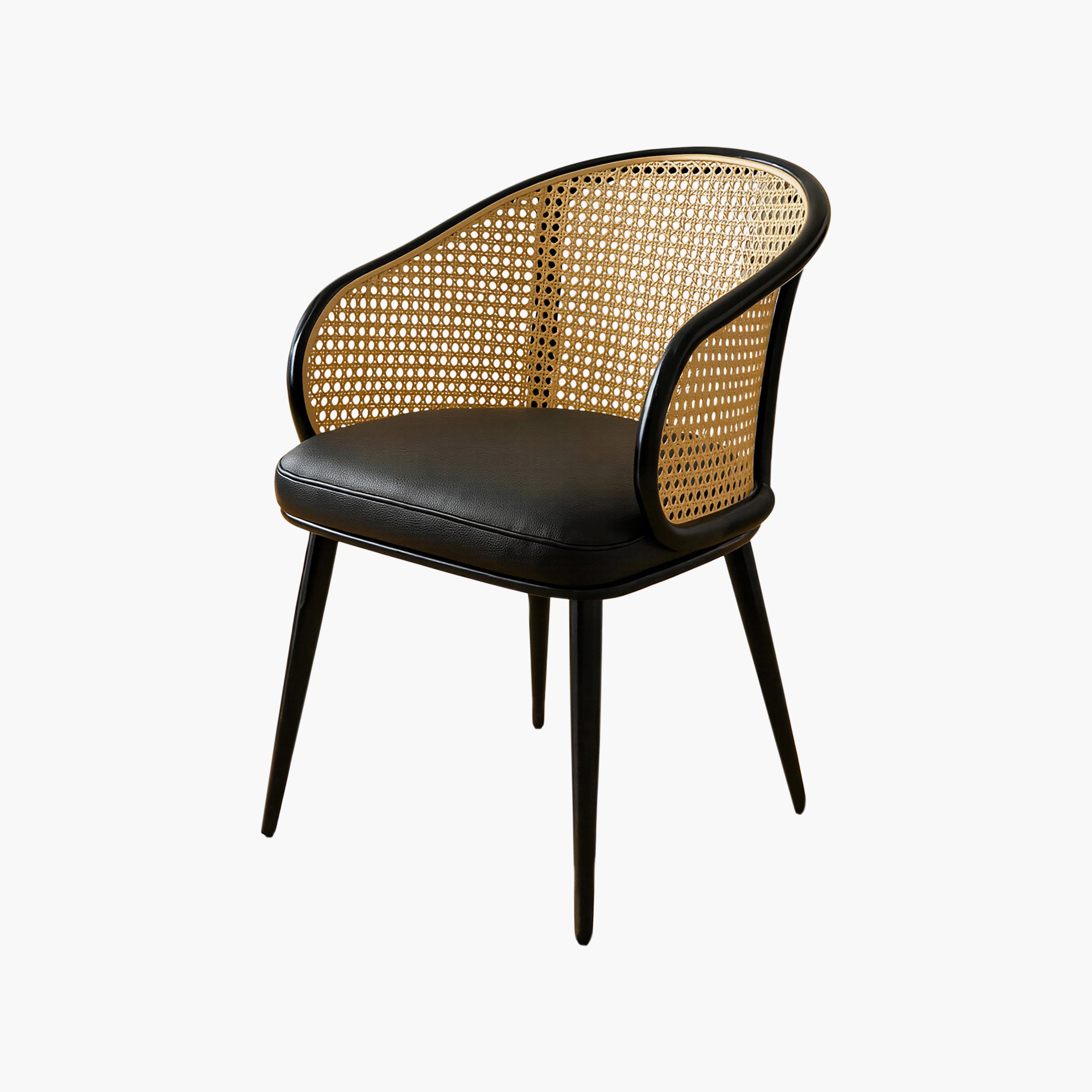 كرسي منجّد بذراعين منحنيتين باللون الأسود من ماريا هومز-furniture-sofaandseating-armchairs-image-5
