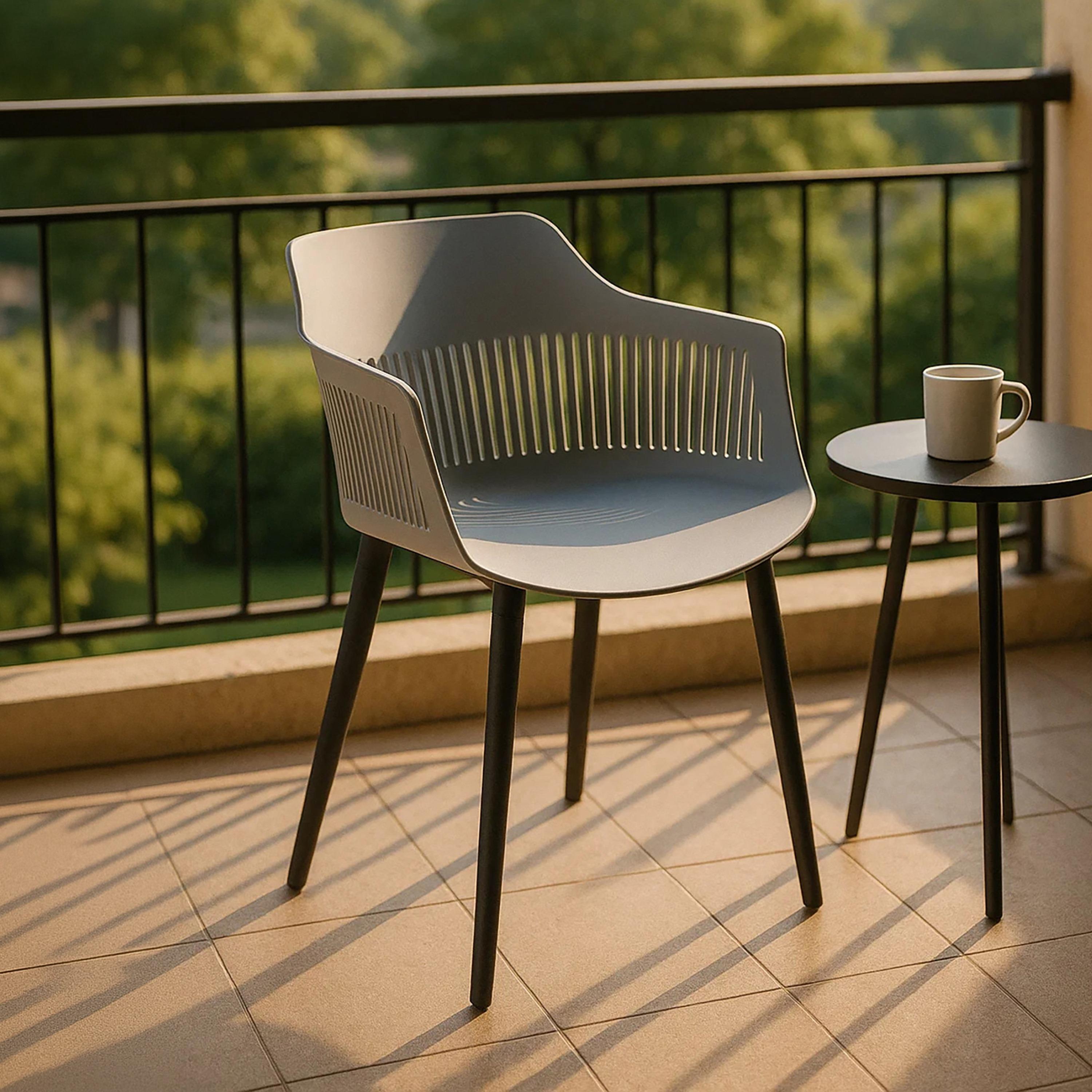 كرسي بذراع منحنية من ماريا هومز-furniture-sofaandseating-armchairs-image-1