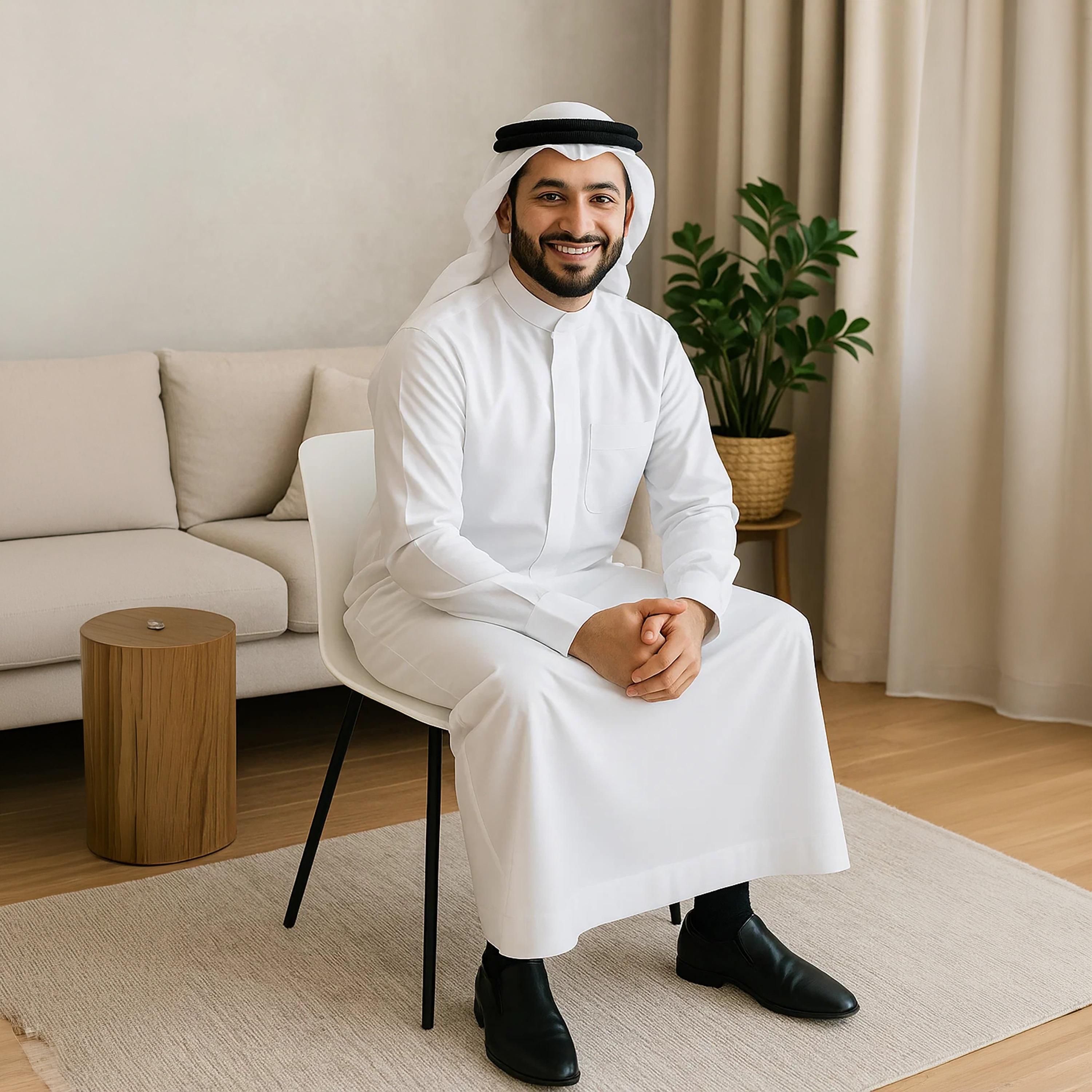 كرسي أنيق بدون ذراعين من ماريا هومز-furniture-diningroom-chairsandbenches-image-4