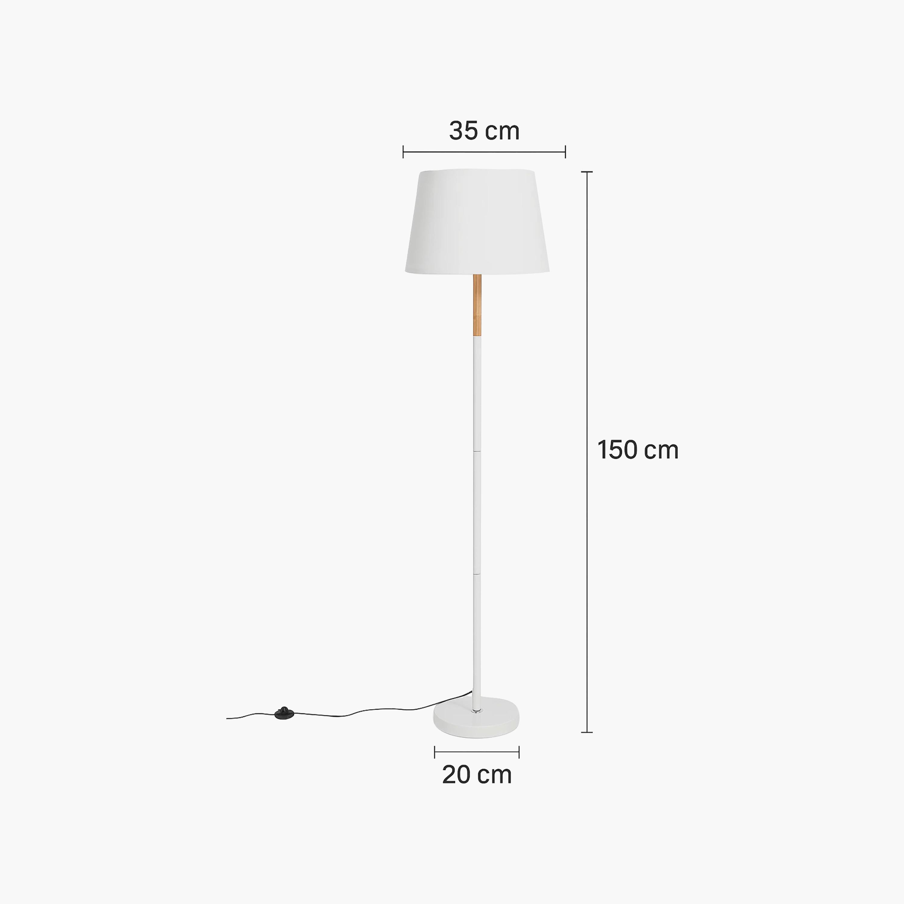 مصباح أرضي بتصميم بسيط باللون الأبيض مع لمسة من الخشب الطبيعي من ماريا هومز-household-lighting-floorlamps-image-6