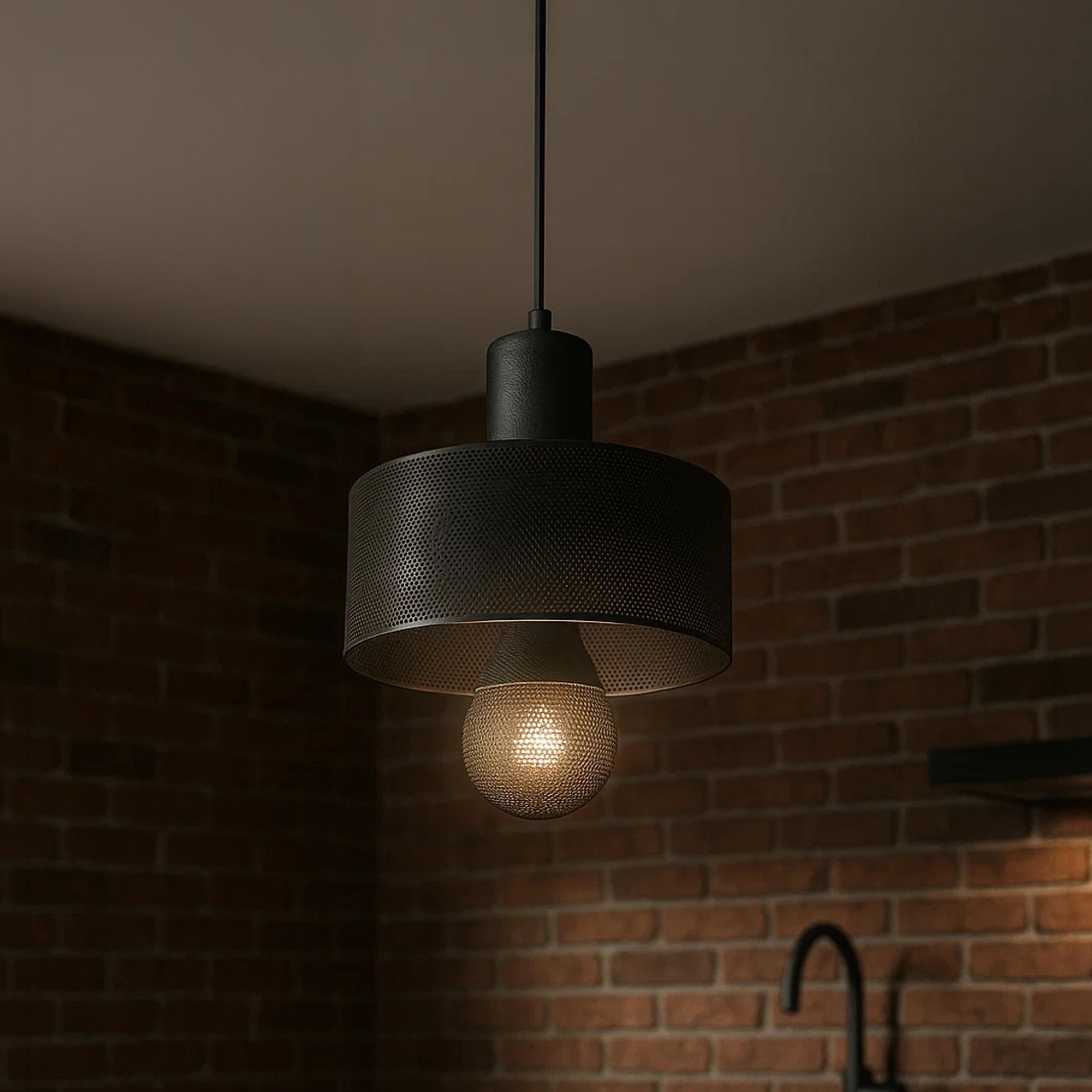 مصباح تعليق سلكي أسود بتصميم صناعي عصري من ماريا هومز-household-lighting-ceilinglamps-image-1