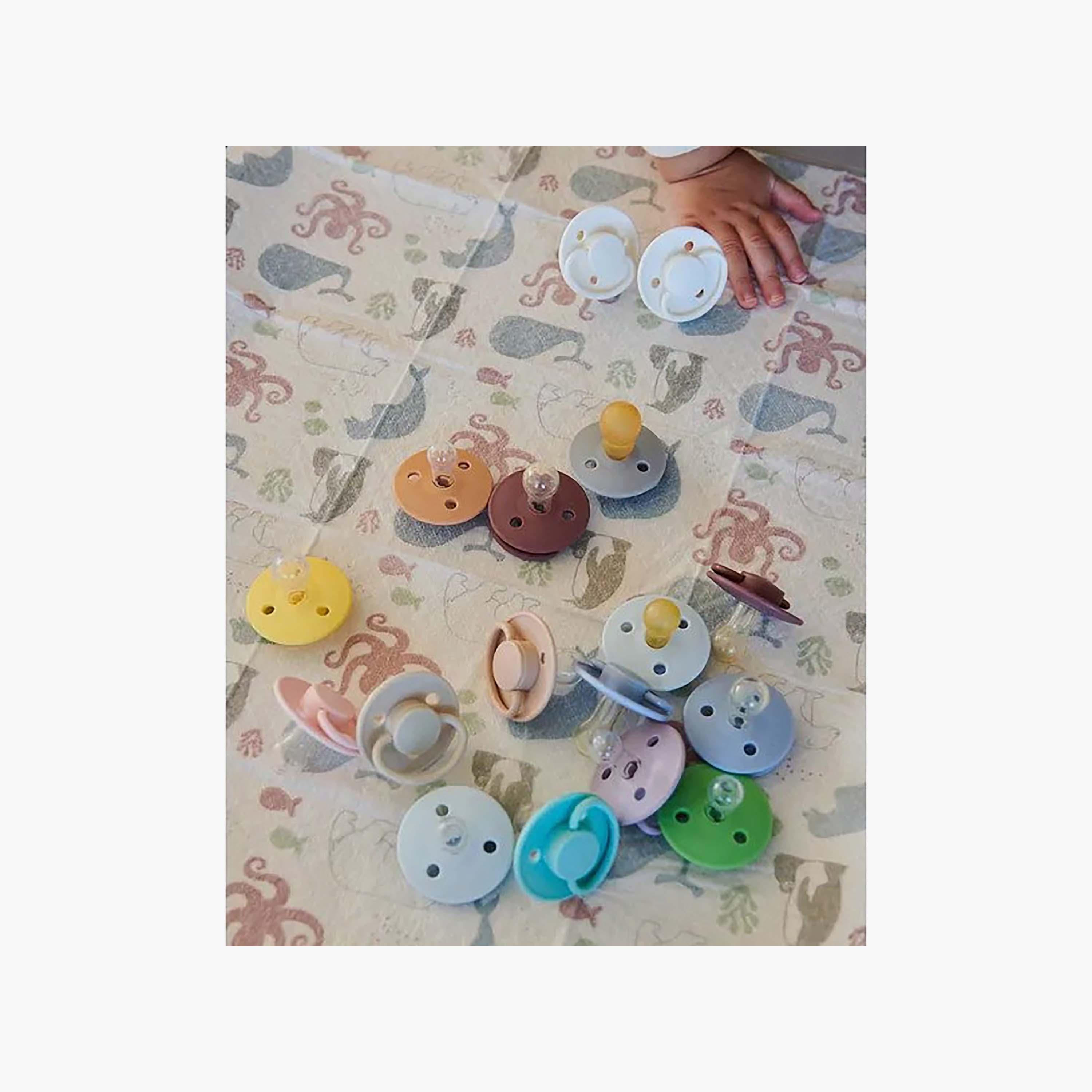 لهاية دائرية سيليكون لعمر 0-12 شهر من مينينور-baby-feeding-pacifiers-image-4