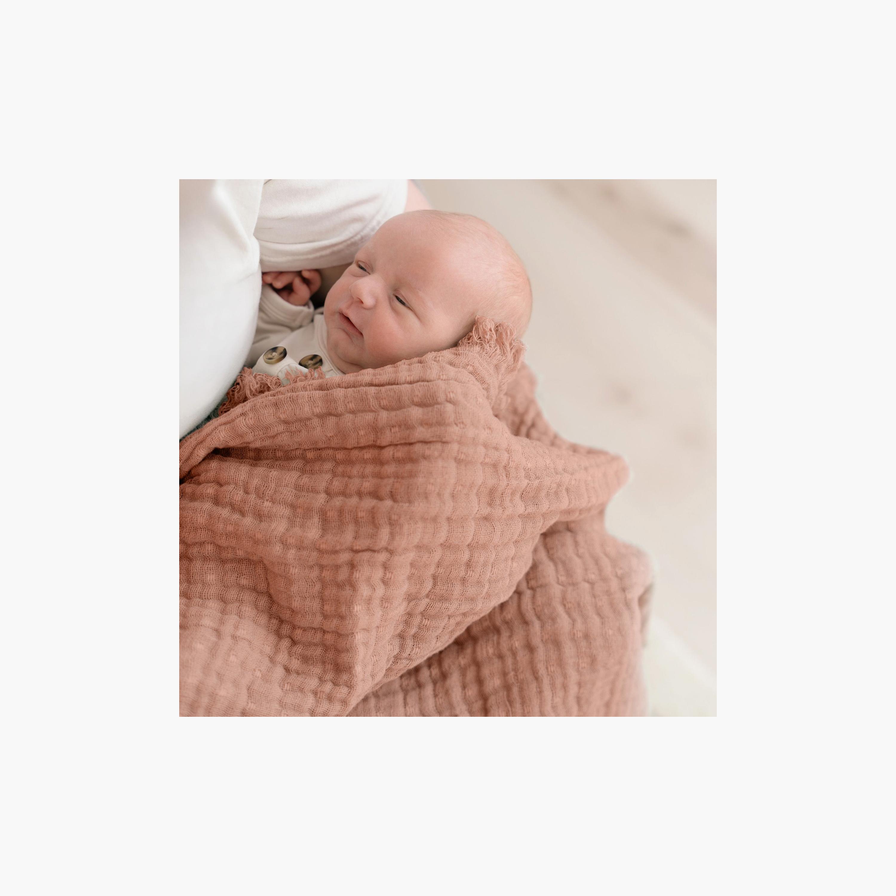بطانية أطفال متعددة الطبقات بملمس مميز من كرين بيبي-baby-nursery-blanketsandswaddles-receivingblankets-image-3