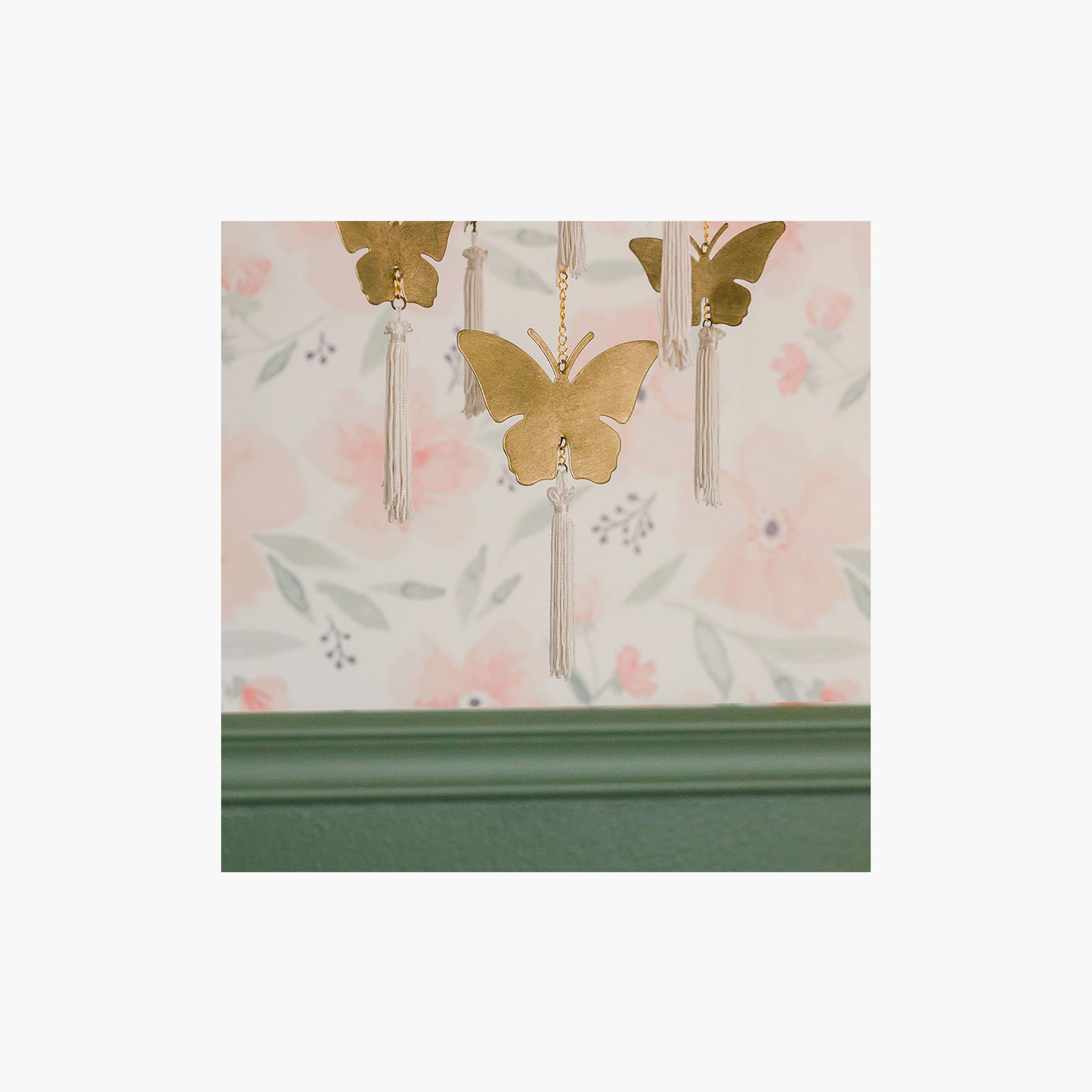 ديكور معلق على شكل فراشة من كرين بيبي-baby-nursery-roomdecor-image-5
