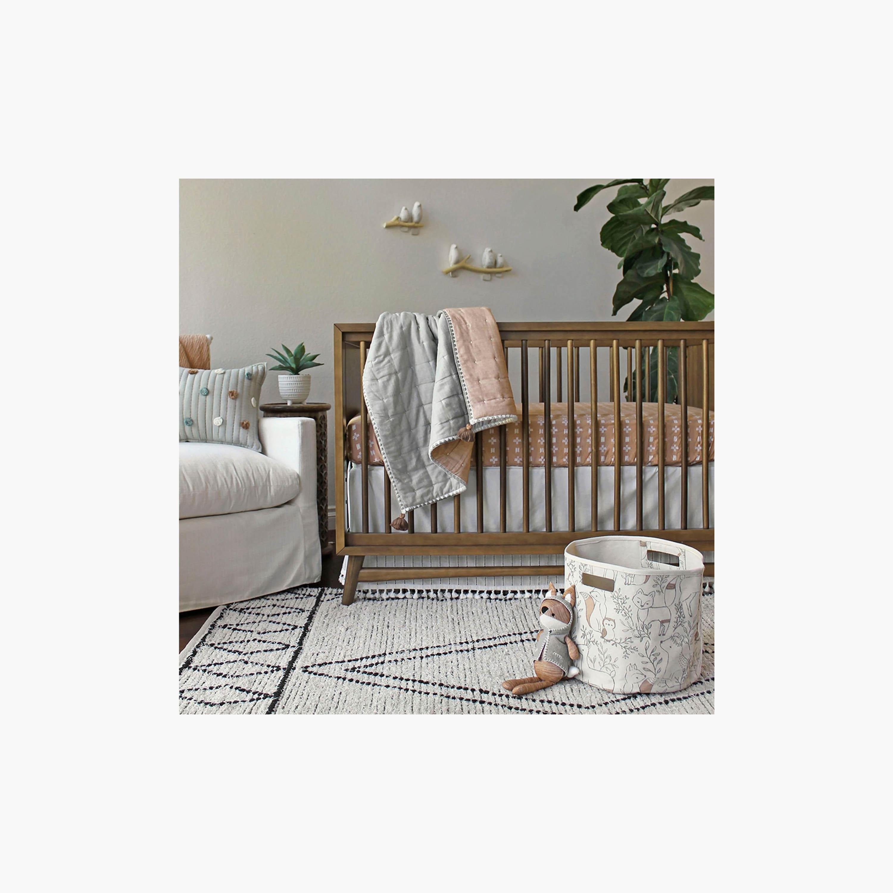 صندوق تخزين مصنوع يدوياً إيزرا من كرين بيبي-baby-nursery-roomdecor-image-3