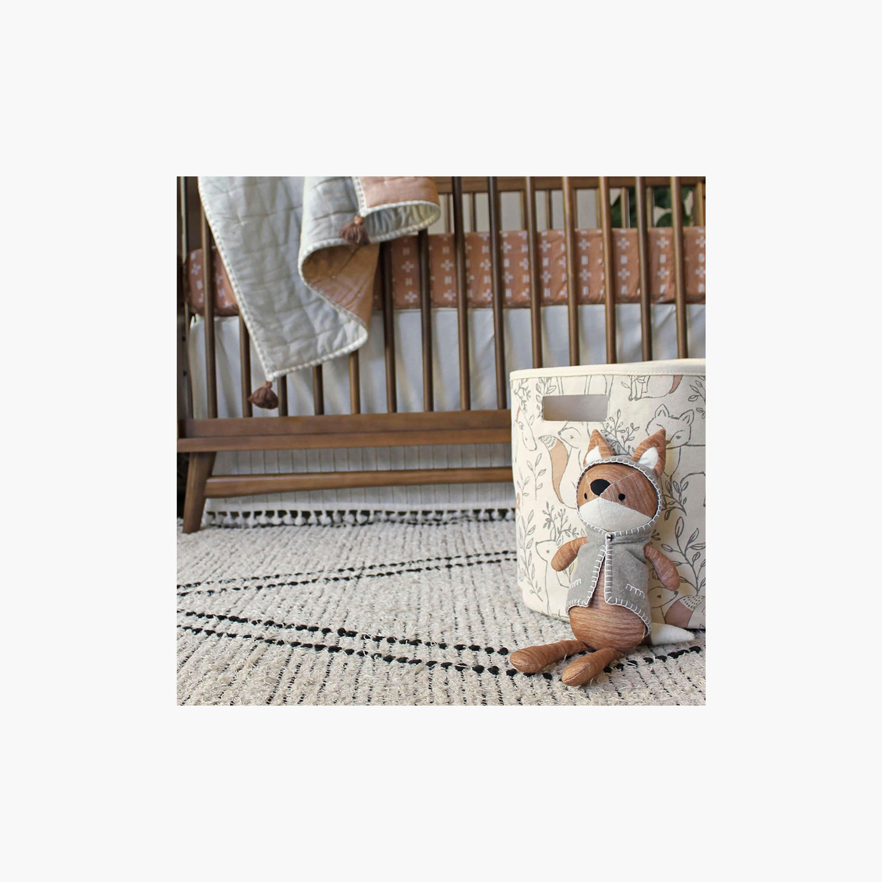 صندوق تخزين مصنوع يدوياً إيزرا من كرين بيبي-baby-nursery-roomdecor-image-4