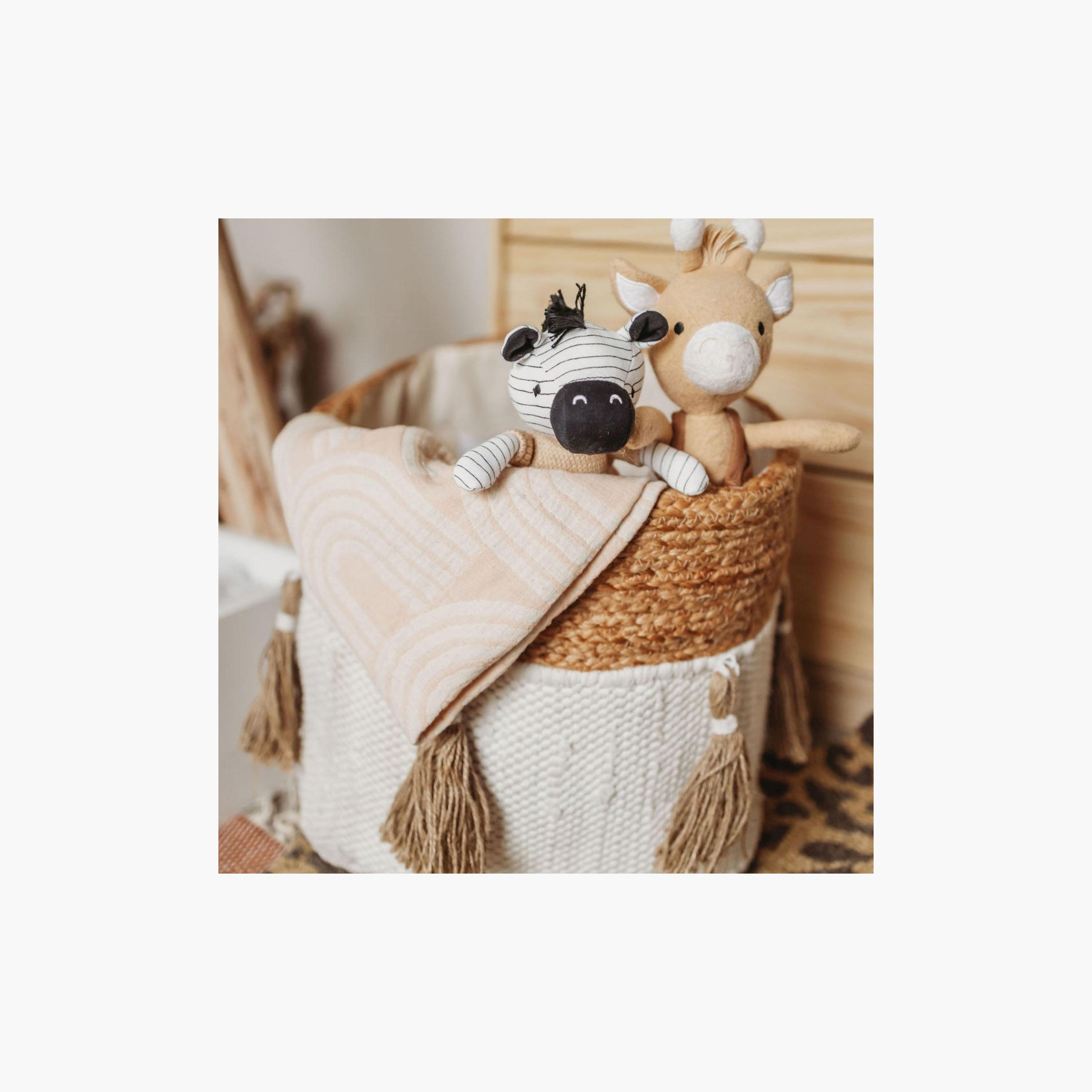 صندوق تخزين مصنوع يدوياً إيزرا من كرين بيبي-baby-nursery-roomdecor-image-8