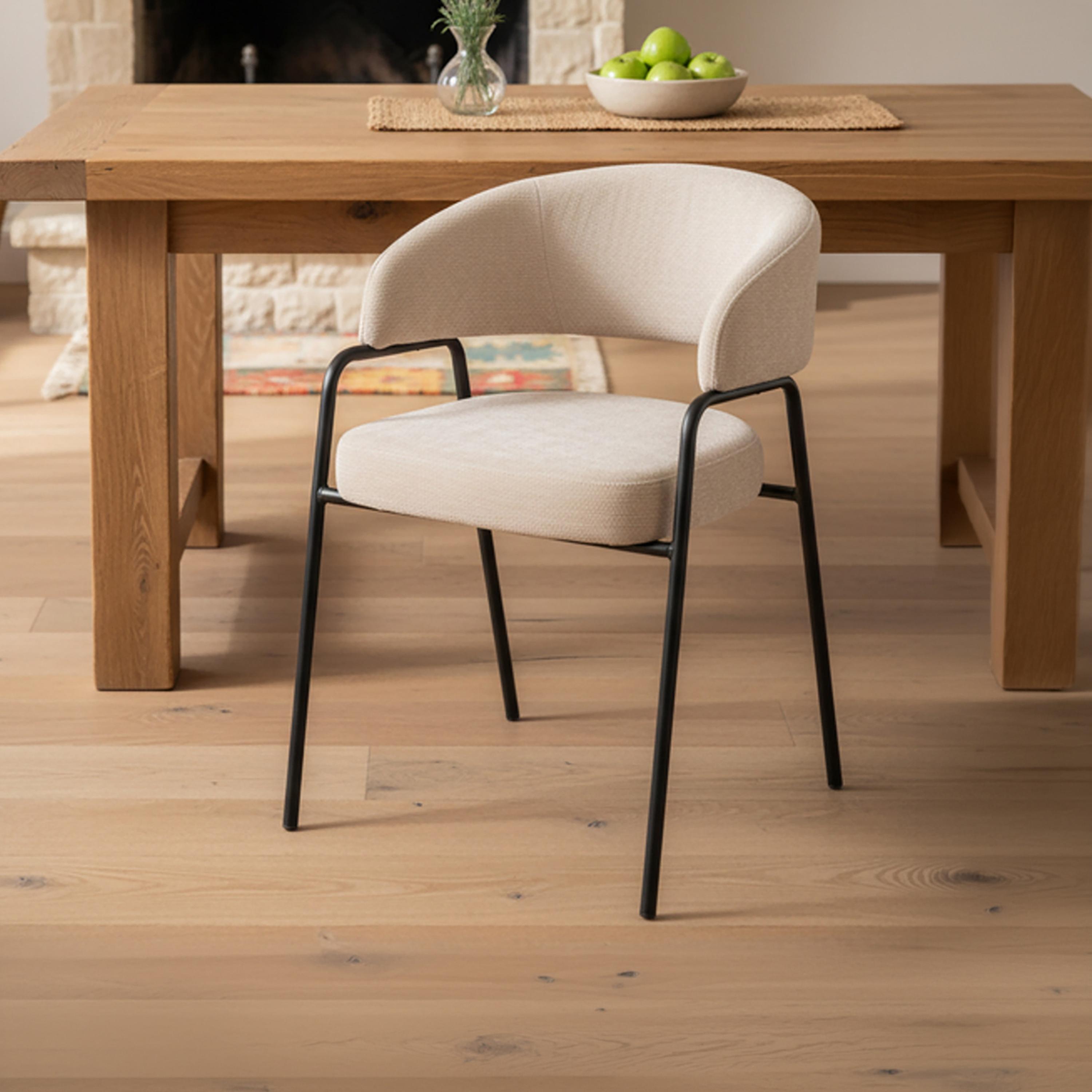 كرسي بذراع منحنية من ماريا هومز-furniture-sofaandseating-armchairs-image-1