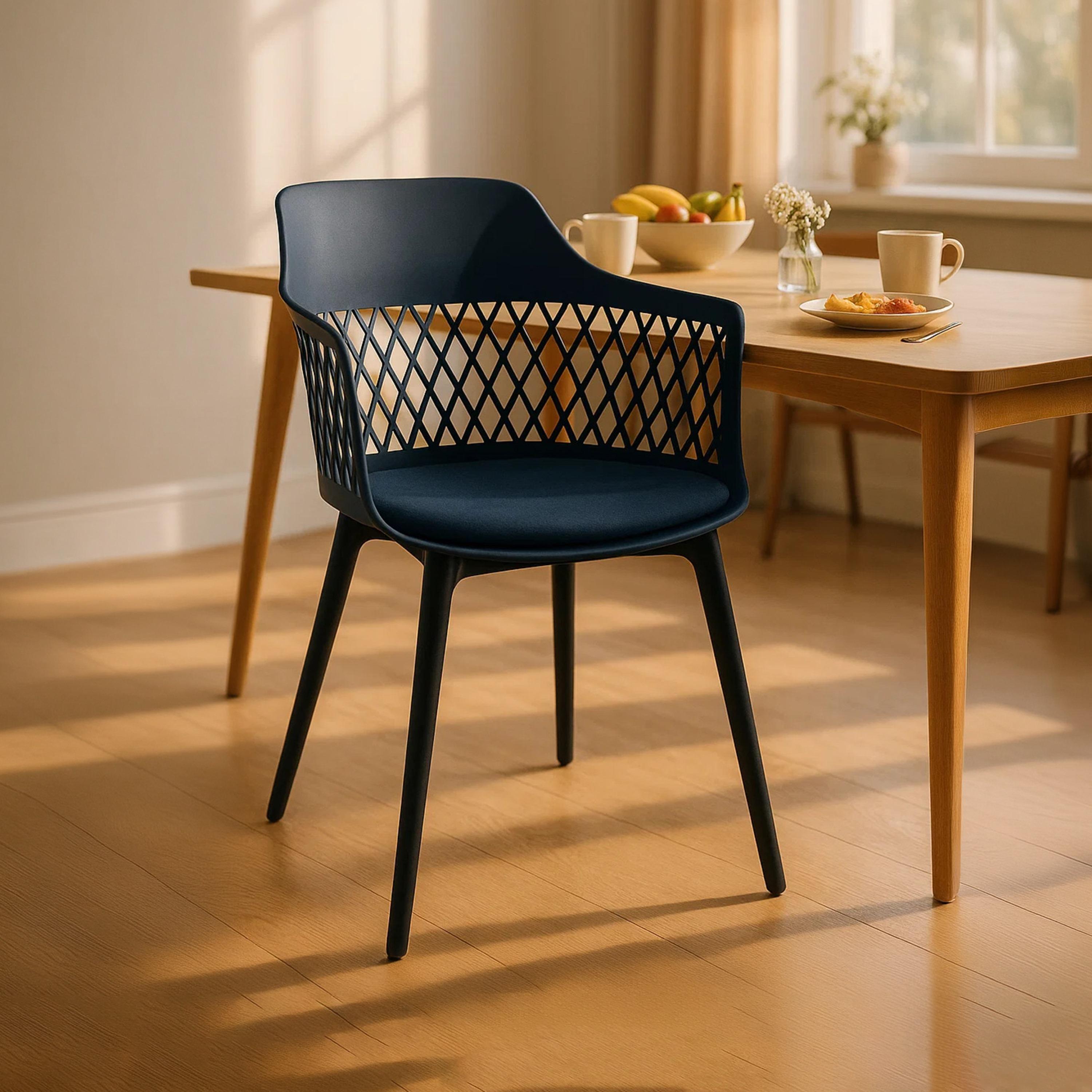 كرسي بذراع منحنية من ماريا هومز-furniture-sofaandseating-armchairs-image-3