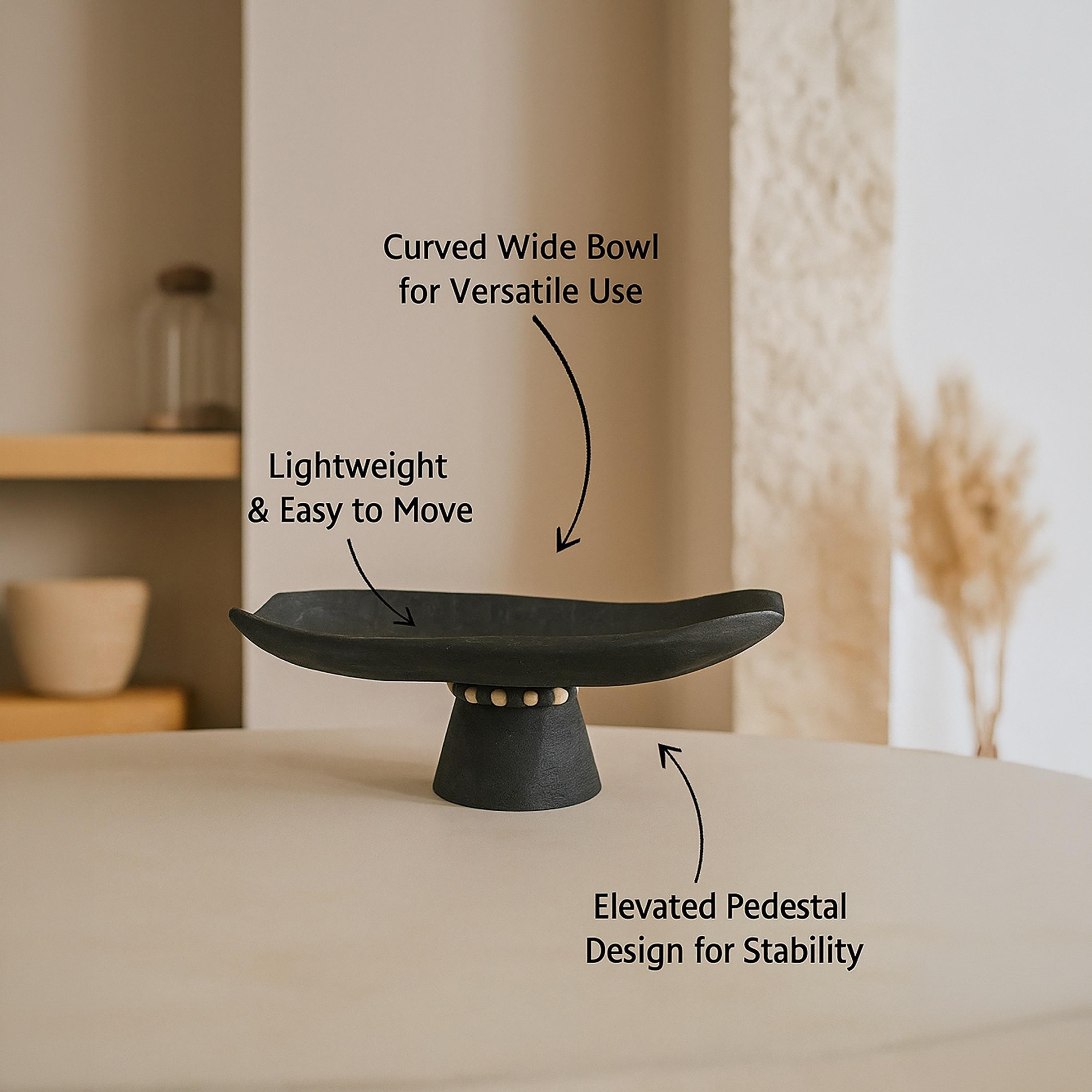 طبق تقديم ديكوري خشبي أسود بقاعدة مرتفعة بتصميم عصري من ماريا هومز-household-decor-boxesandtrays-image-5
