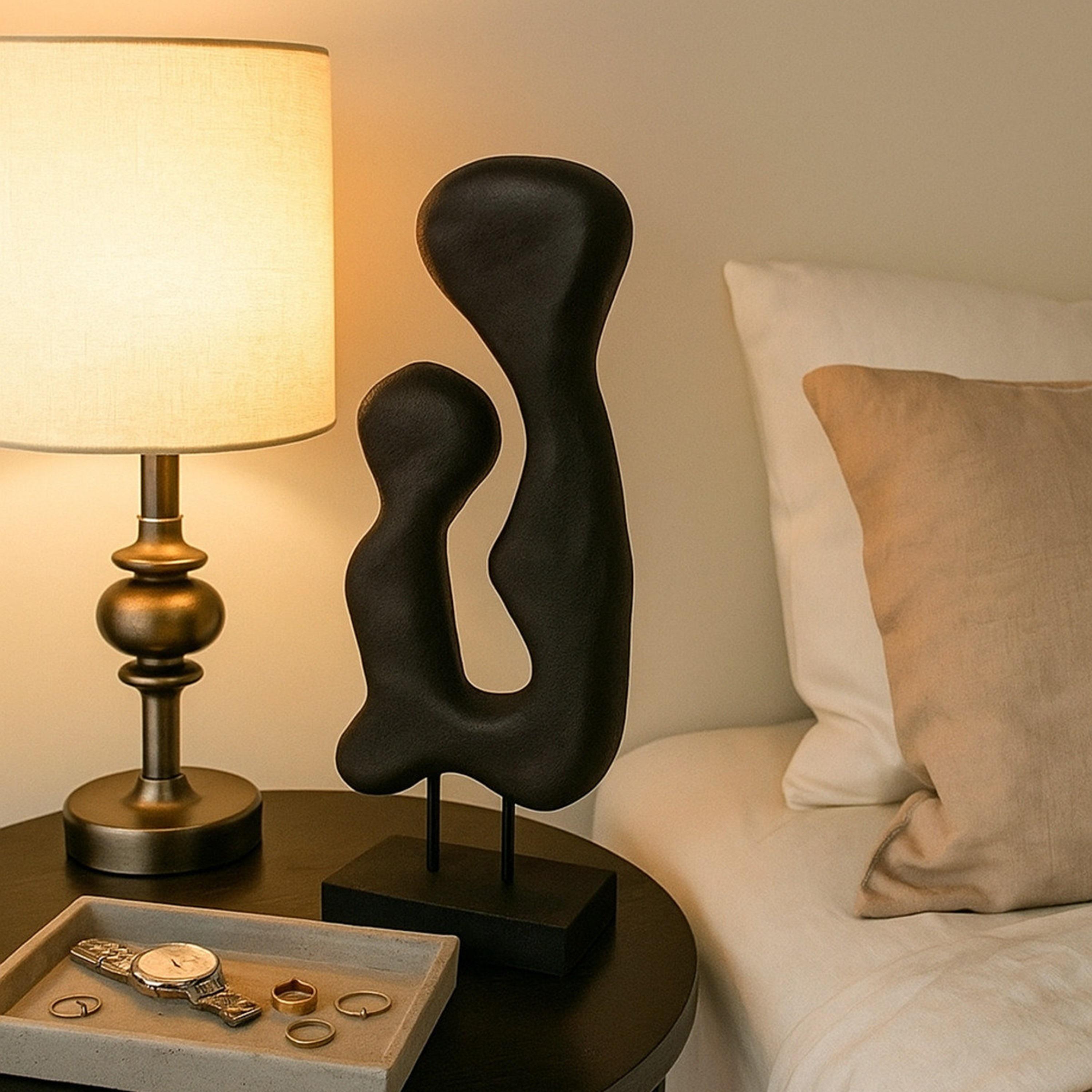 منحوتة تجريدية حرة التشكيل خشبية سوداء عصرية من ماريا هومز-household-decor-decorativeobjectsandsculptures-image-4