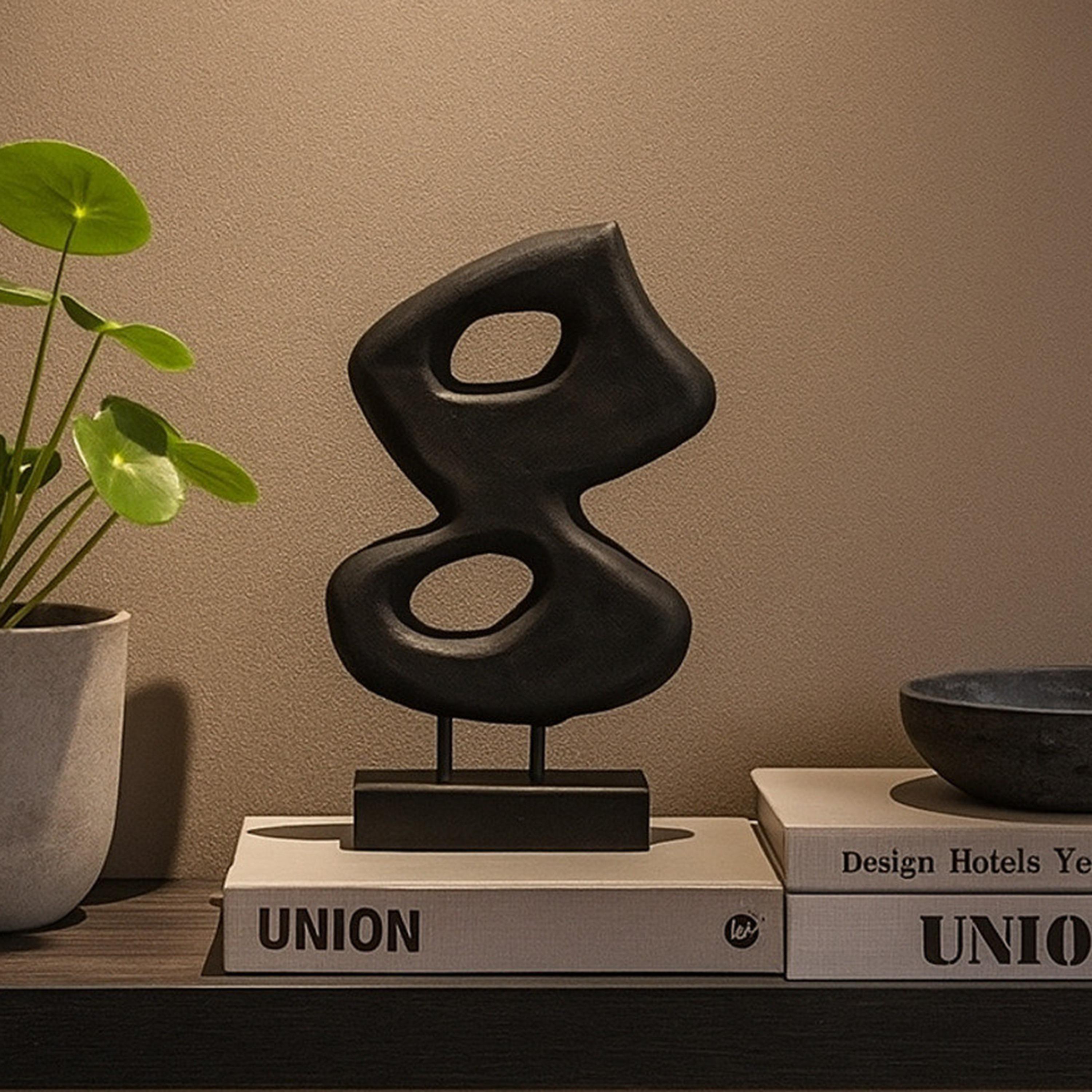 منحوتة تجريدية حديثة خشبية سوداء من ماريا هومز-household-decor-decorativeobjectsandsculptures-image-1