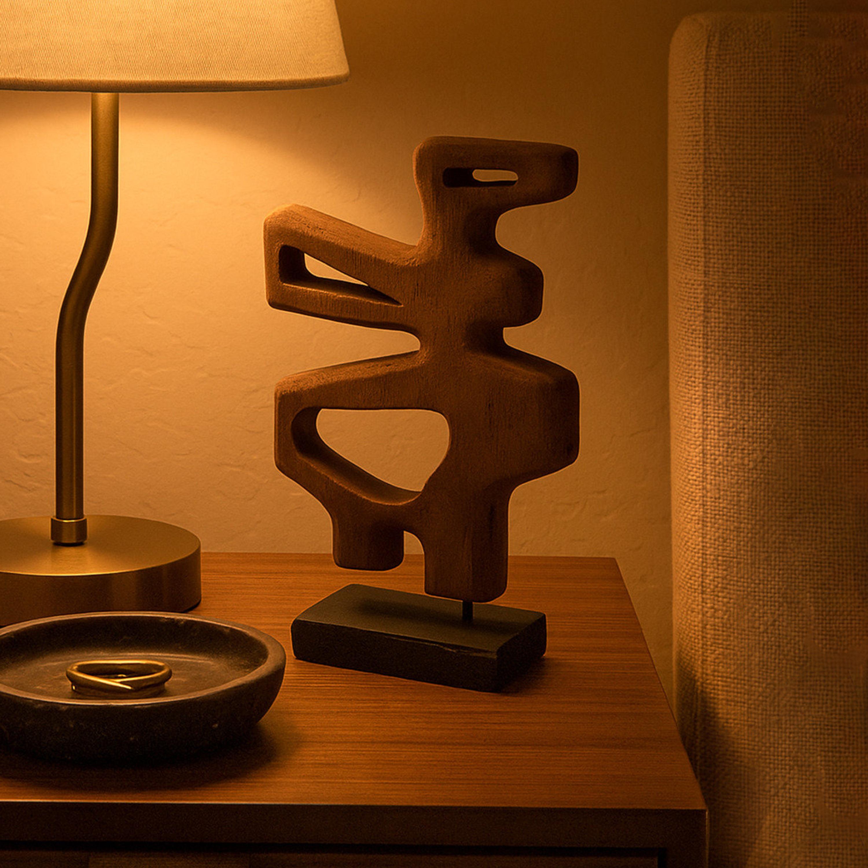 منحوتة تجريدية خشبية سوداء بتصميم عصري من ماريا هومز-household-decor-decorativeobjectsandsculptures-image-4