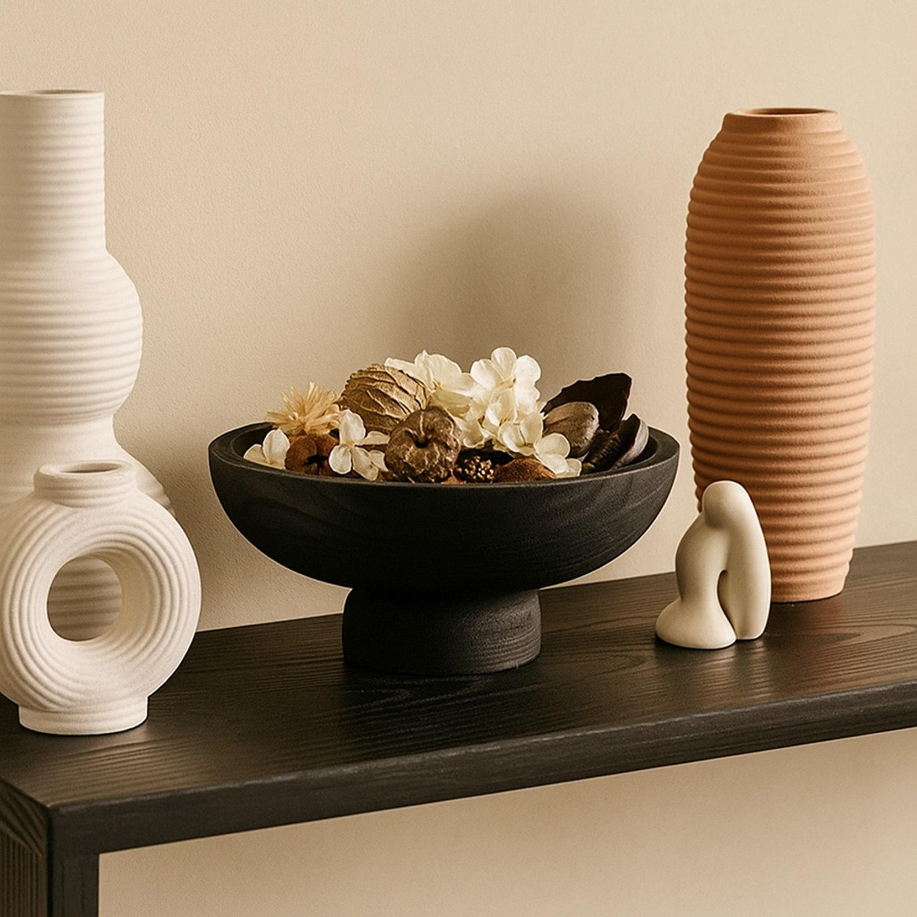 وعاء ديكور خشبي أسود عصري من ماريا هومز-household-decor-vasesandbowls-image-4
