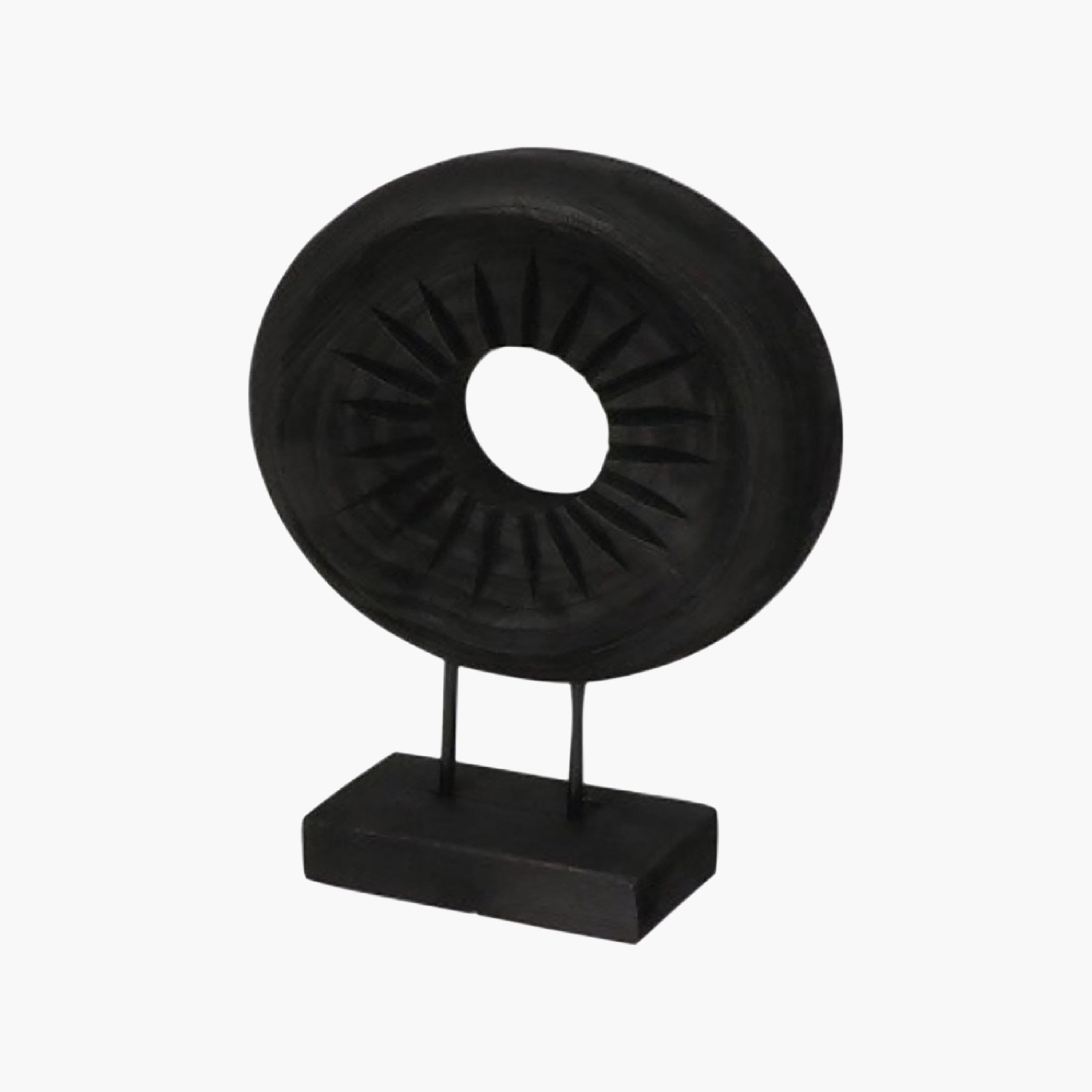 منحوتة ديكورية مستديرة خشبية سوداء عصرية من ماريا هومز-household-decor-decorativeobjectsandsculptures-image-6