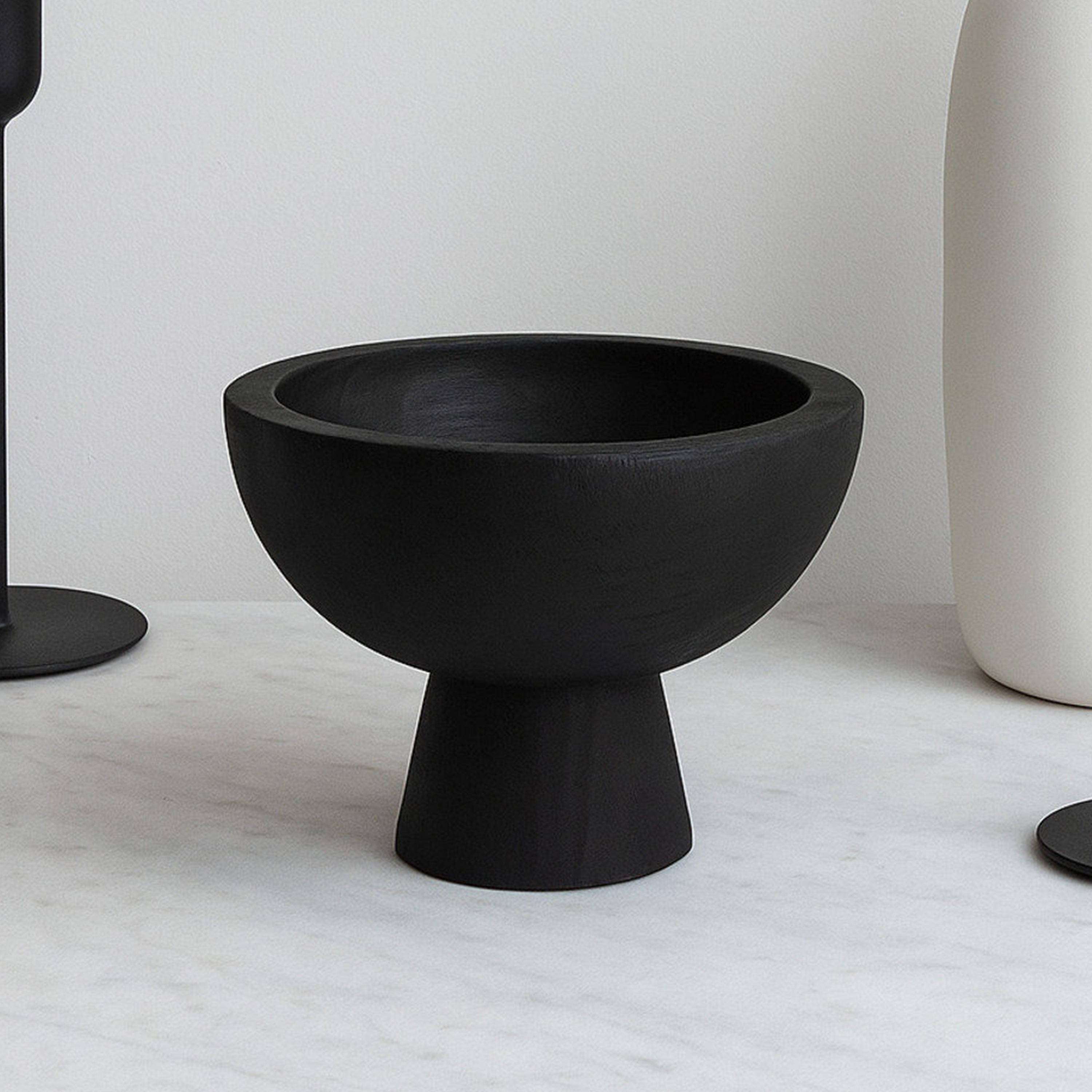 وعاء بقاعدة خشبية بتصميم عصري أسود من ماريا هومز-household-decor-vasesandbowls-image-2