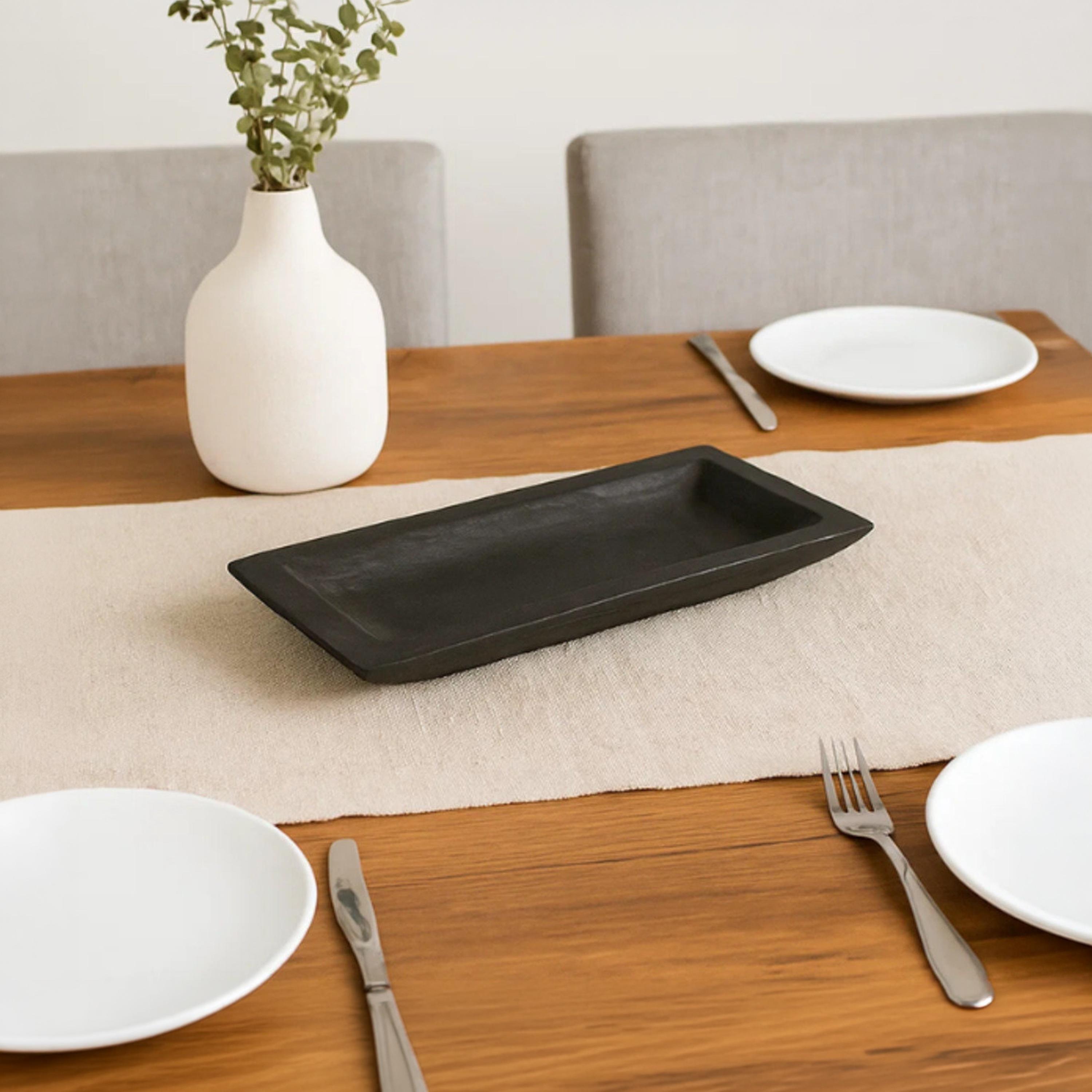 صينية تقديم ديكور مستطيلة خشبية سوداء بتصميم عصري من ماريا هومز-household-decor-boxesandtrays-image-1