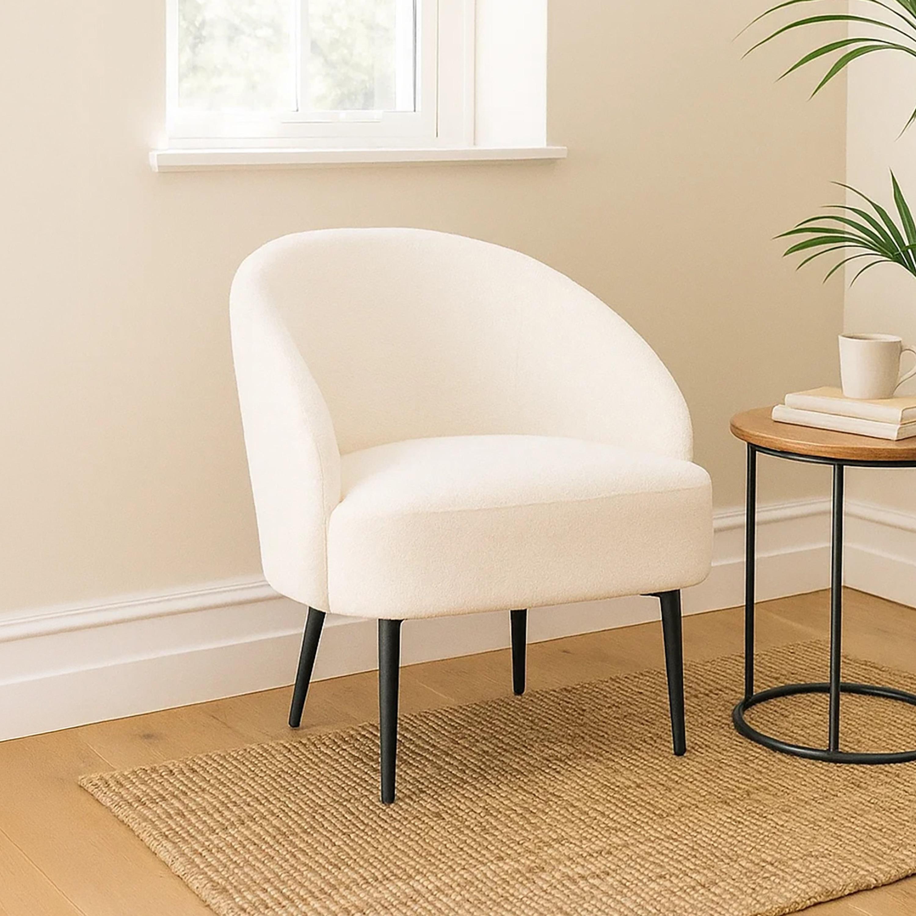 كرسي بذراع منحنية من ماريا هومز-furniture-sofaandseating-armchairs-image-1