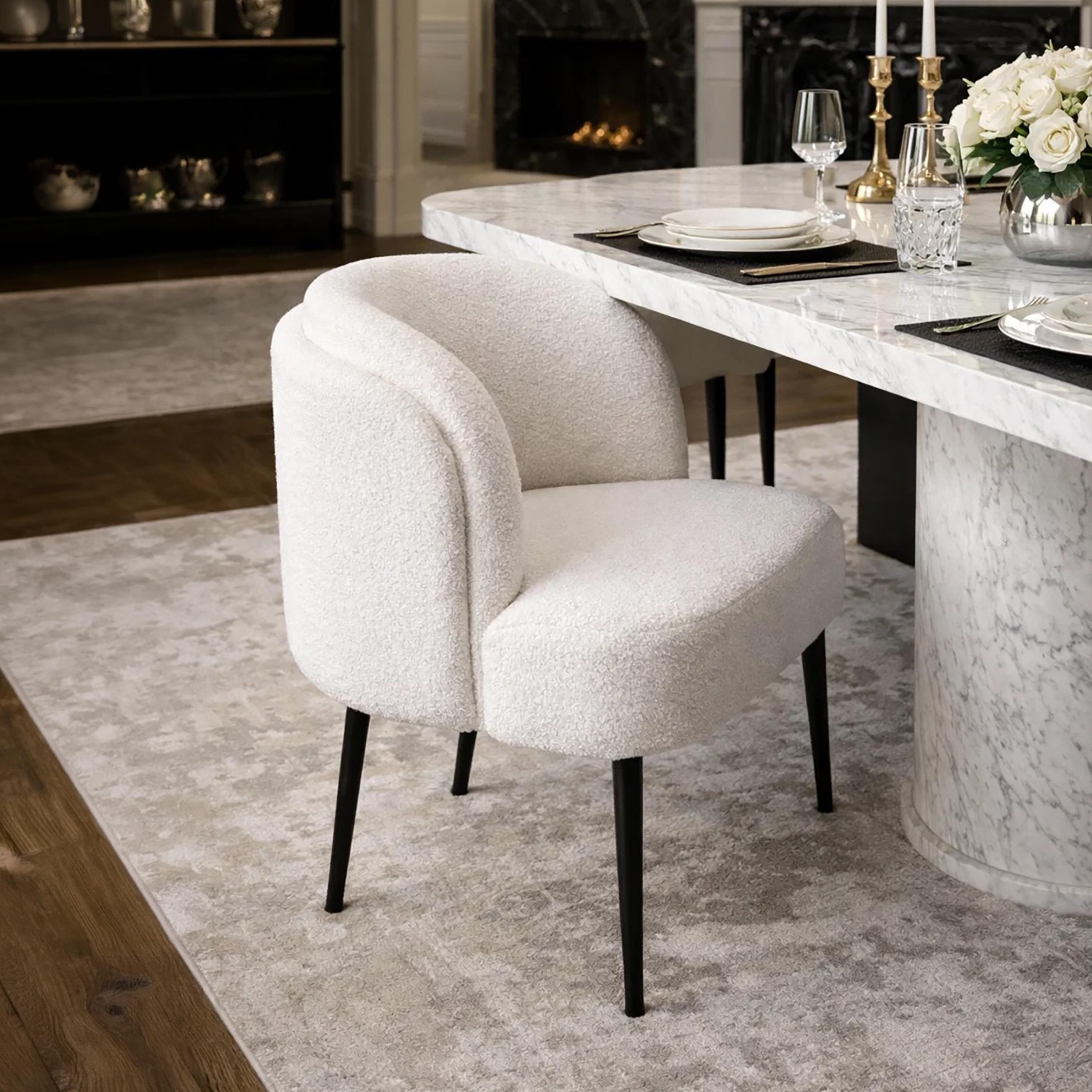 كرسي بذراع منحنية من ماريا هومز-furniture-sofaandseating-armchairs-image-2