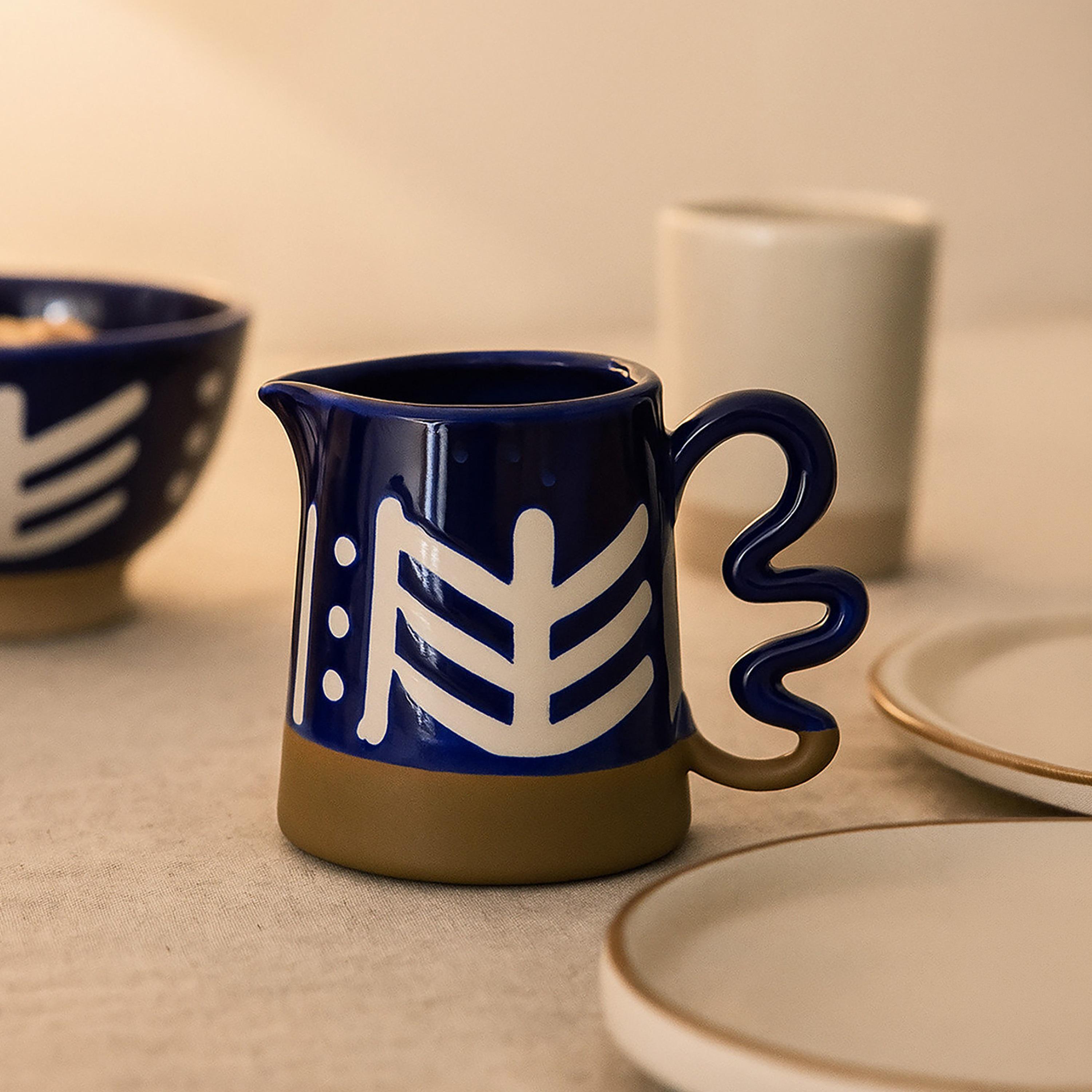 إبريق ديكور سيراميك بنقشة هندسية أزرق من ماريا هومز-household-decor-vasesandbowls-image-2