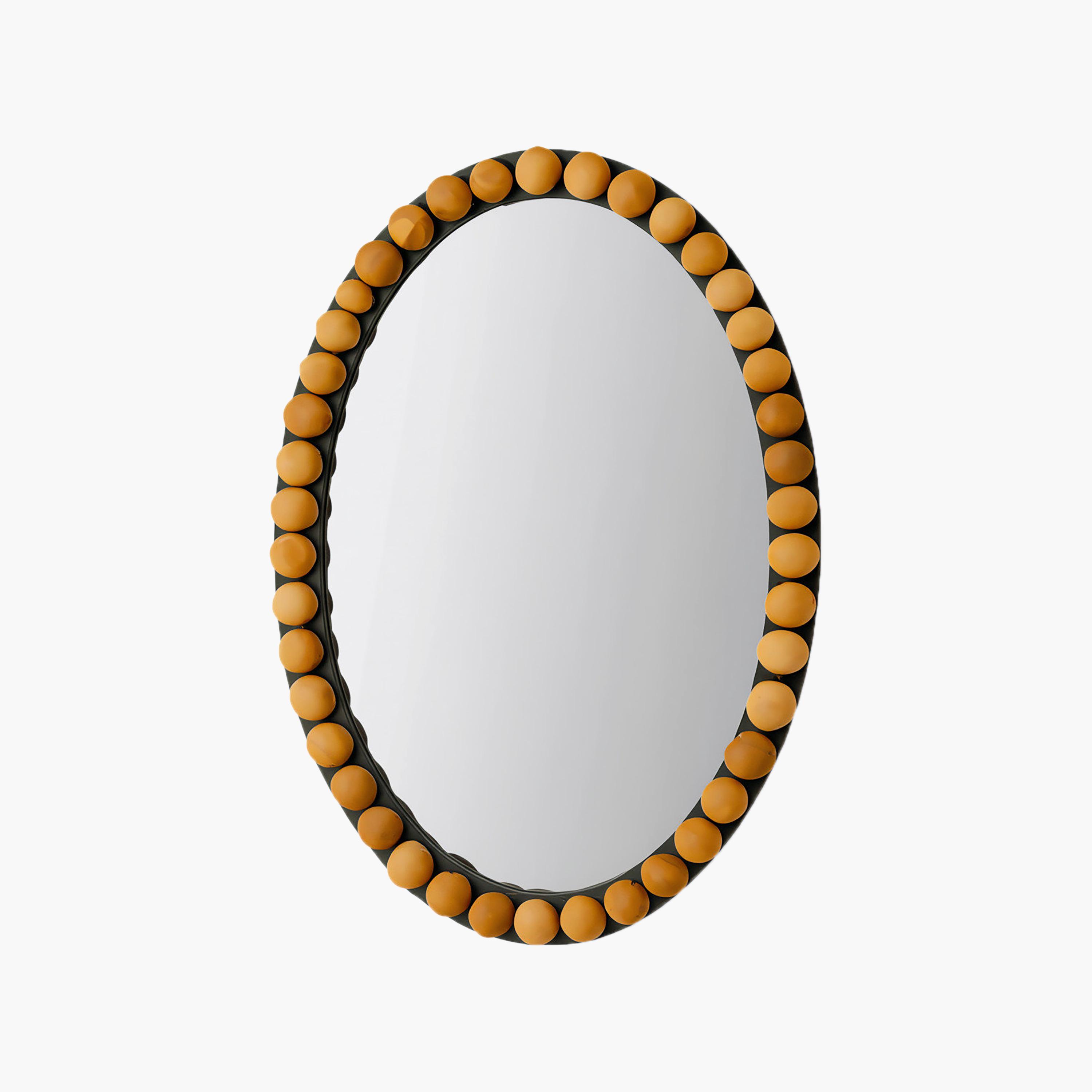 مرآة حائط بإطار مزين بالخرز الزجاجي البني من ماريا هومز-household-walldecorandmirrors-mirrors-wallmirrors-image-5