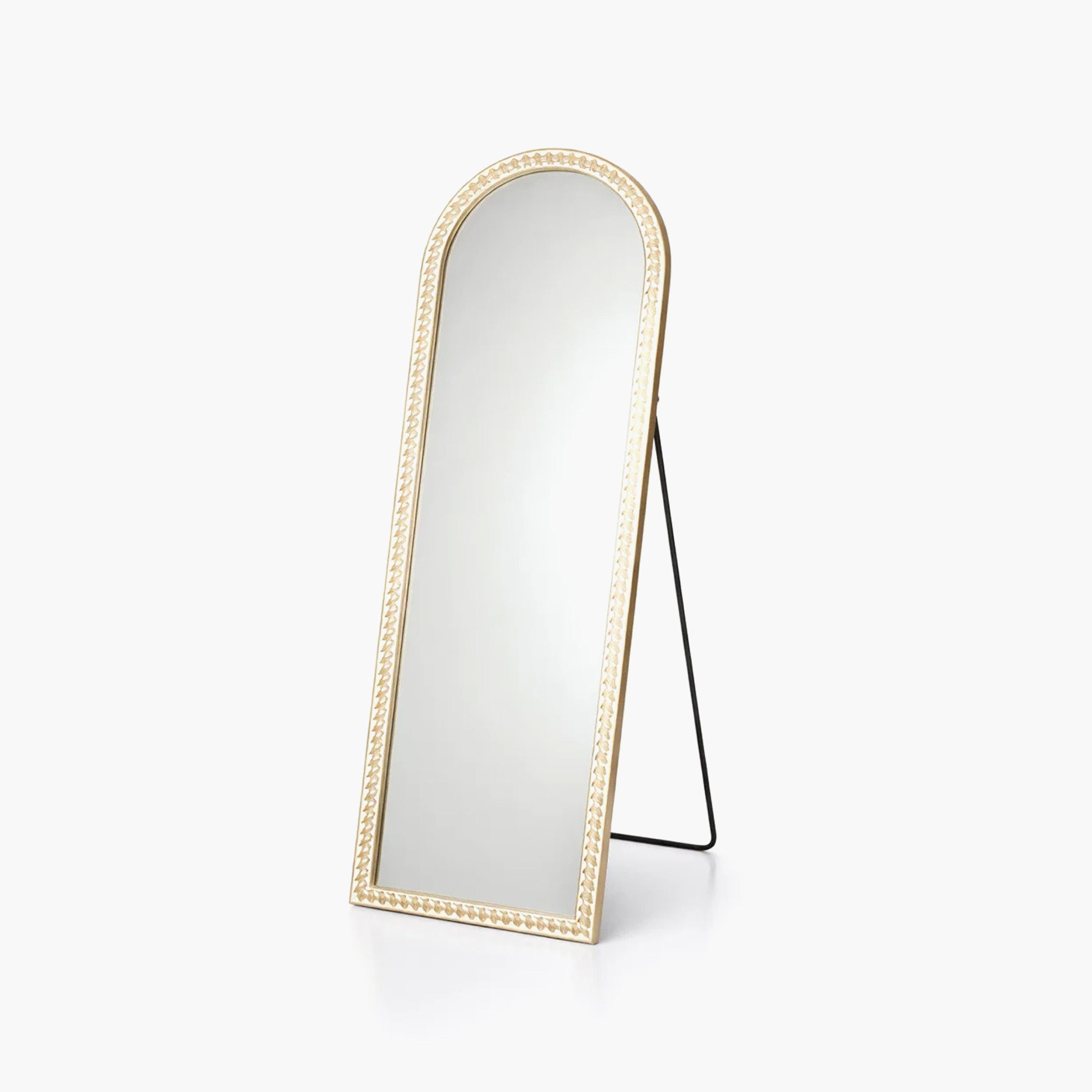 مرآة أرضية بإطار مقوس من الزجاج البني من ماريا هومز-household-walldecorandmirrors-mirrors-wallmirrors-image-5