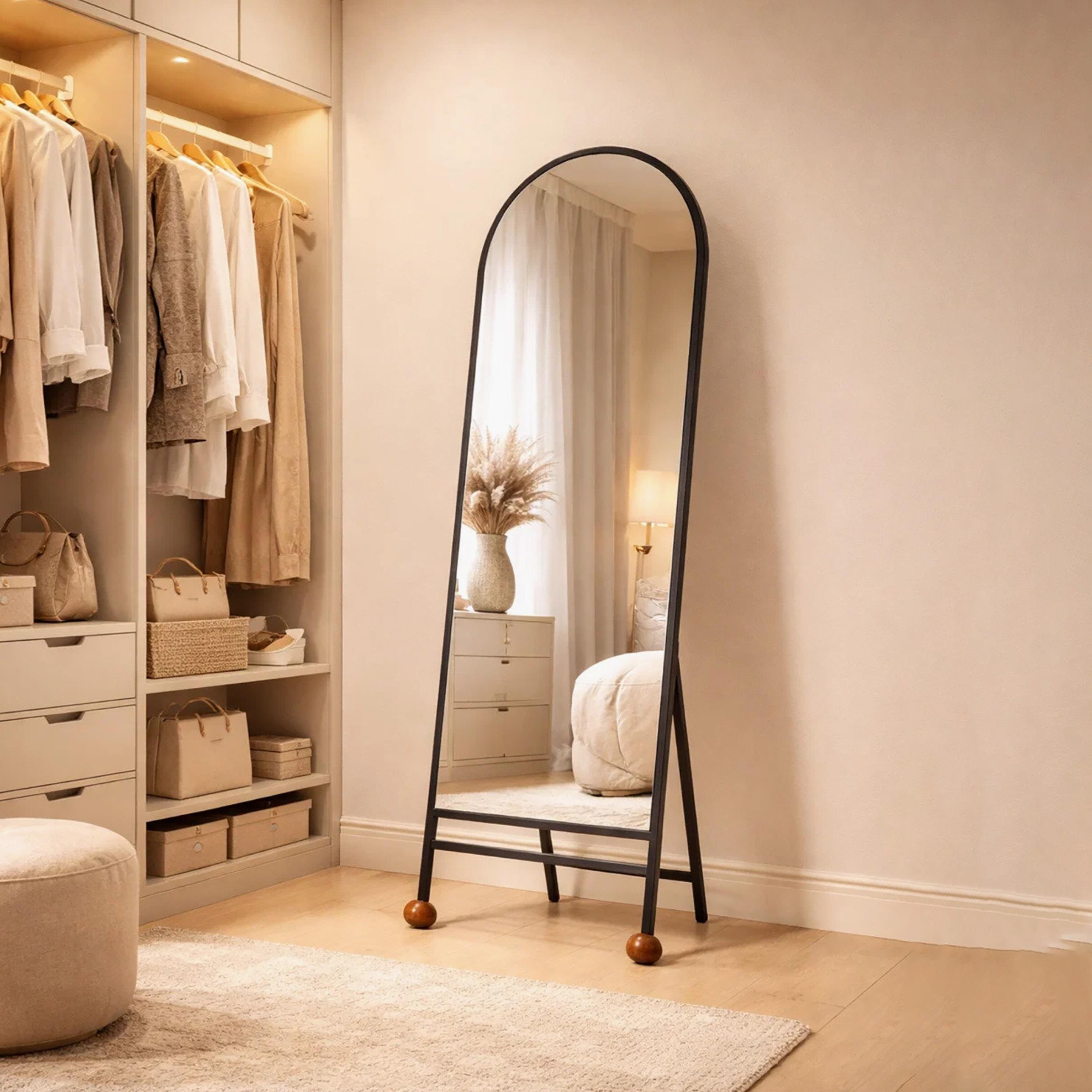 مرآة أرضية بإطار مقوس من الزجاج الأسود من ماريا هومز-household-walldecorandmirrors-mirrors-wallmirrors-image-2
