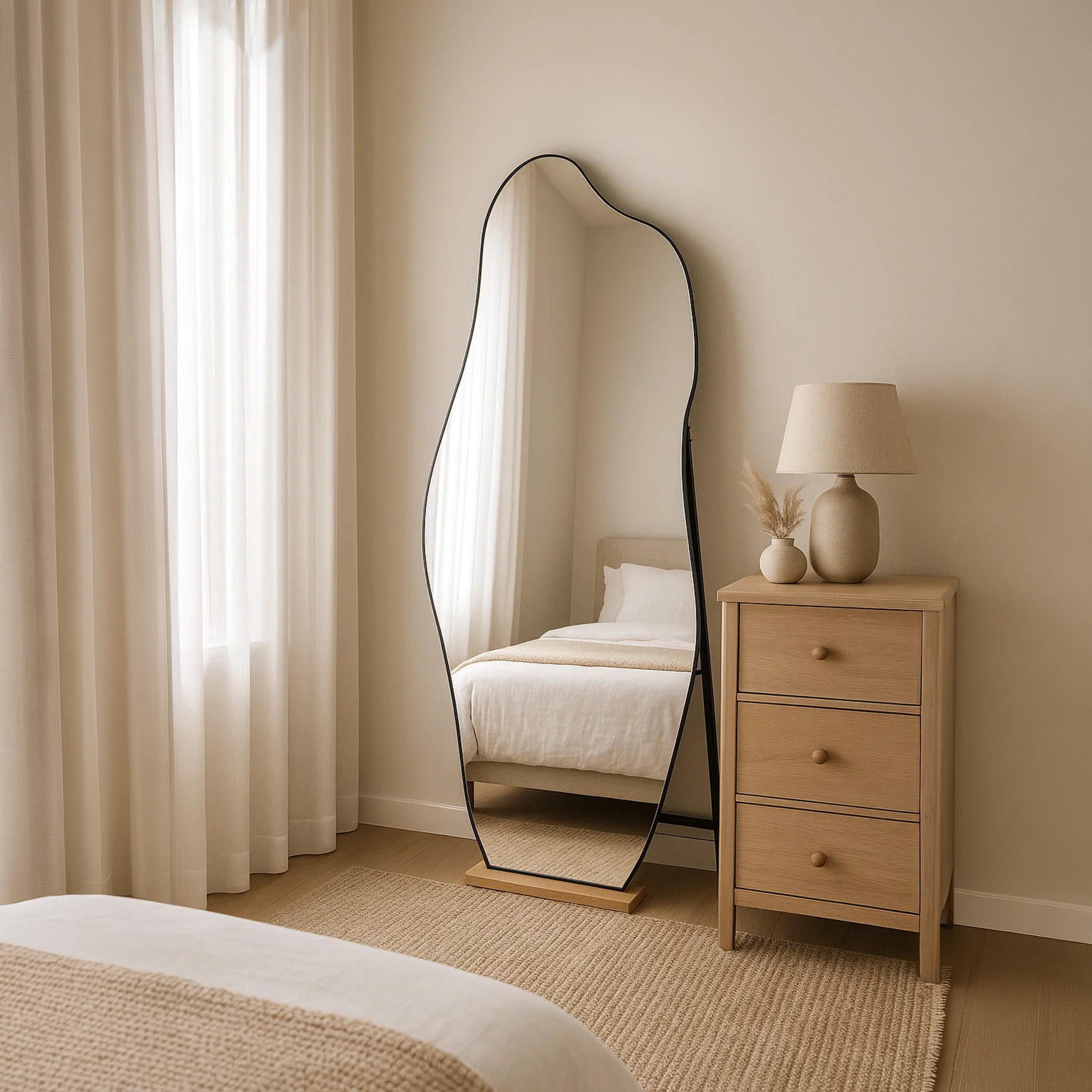 مرآة أرضية شفافة بتصميم غير منتظم من زجاج من ماريا هومز-household-walldecorandmirrors-mirrors-wallmirrors-image-1