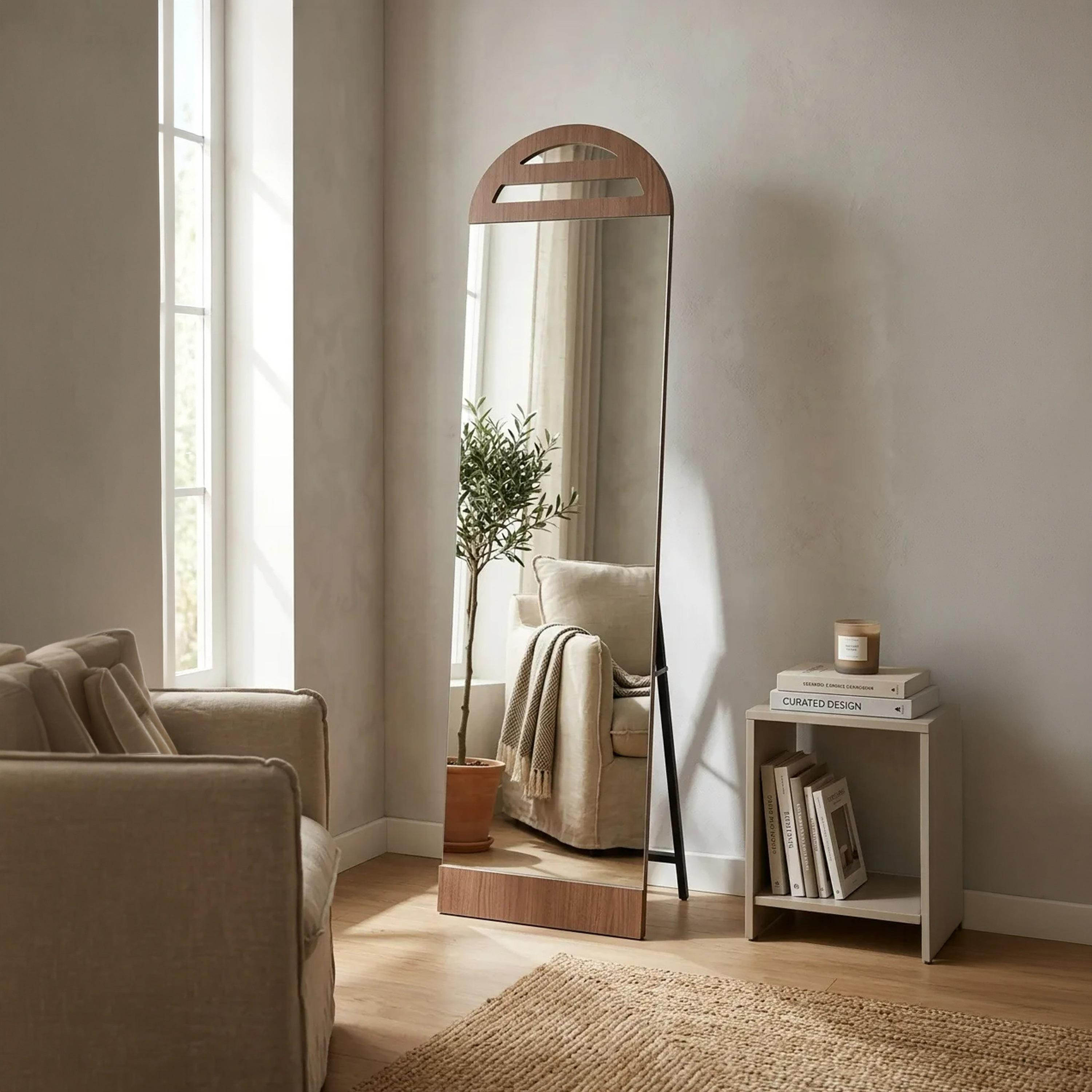 مرآة أرضية زجاجية بتصميم مقوس من ماريا هومز-household-walldecorandmirrors-mirrors-wallmirrors-image-2