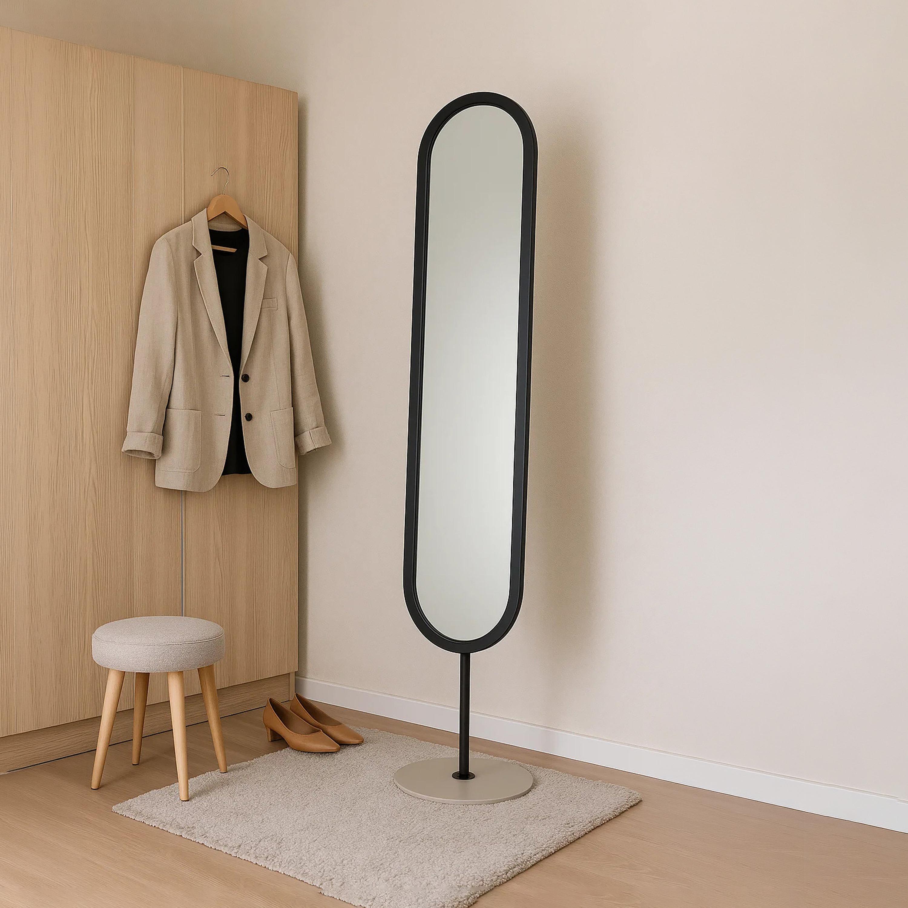 مرآة أرضية بيضاوية زجاجية سوداء من ماريا هومز-household-walldecorandmirrors-mirrors-wallmirrors-image-1