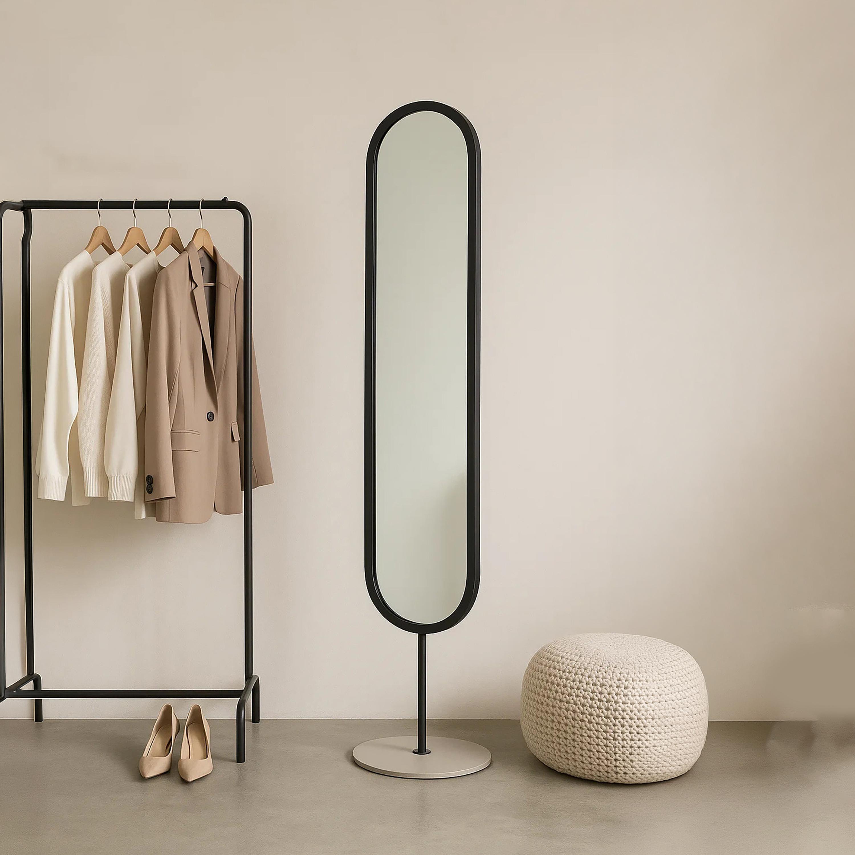 مرآة أرضية بيضاوية زجاجية سوداء من ماريا هومز-household-walldecorandmirrors-mirrors-wallmirrors-image-2