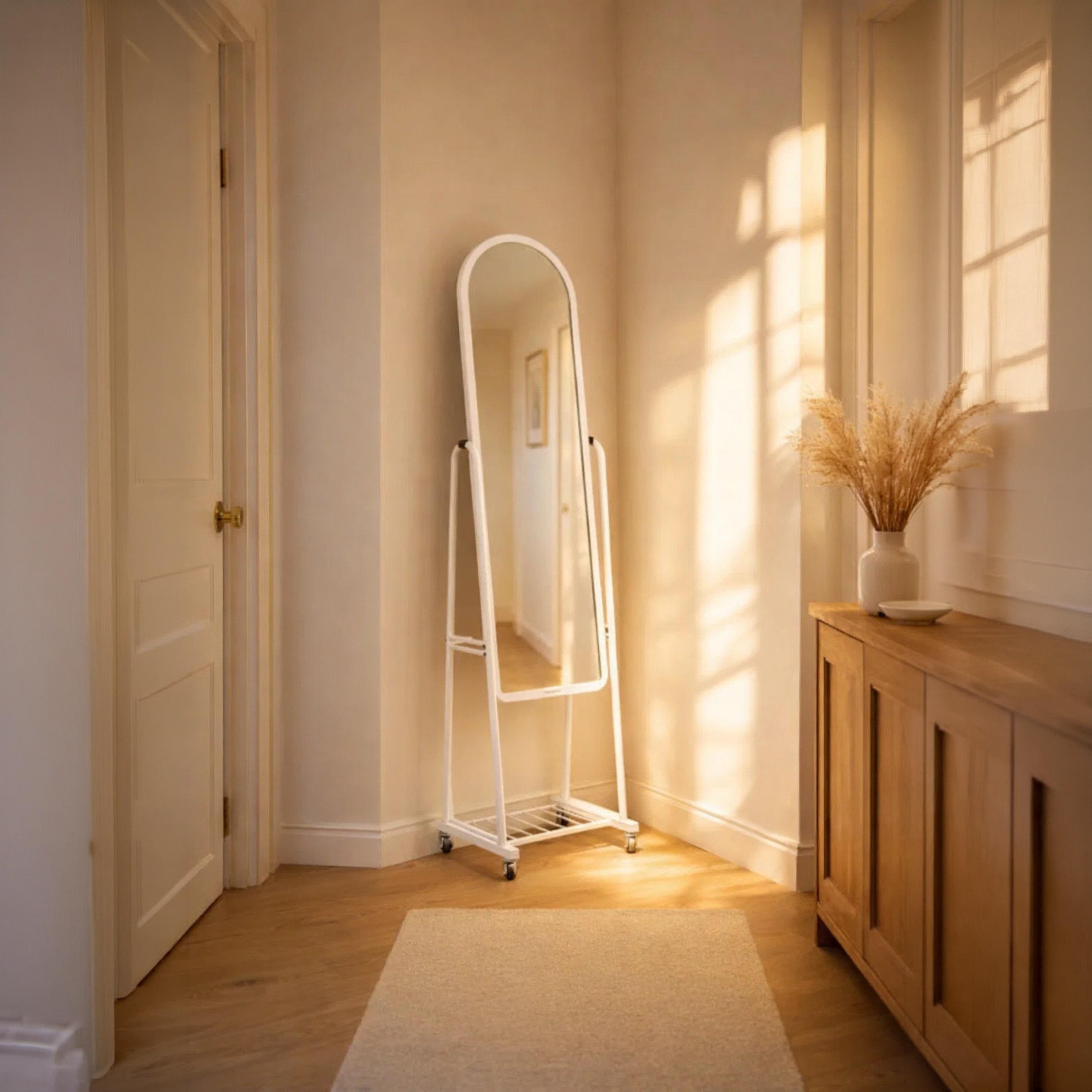 مرآة أرضية بتصميم مقوس من الزجاج الأبيض من ماريا هومز-household-walldecorandmirrors-mirrors-wallmirrors-image-2