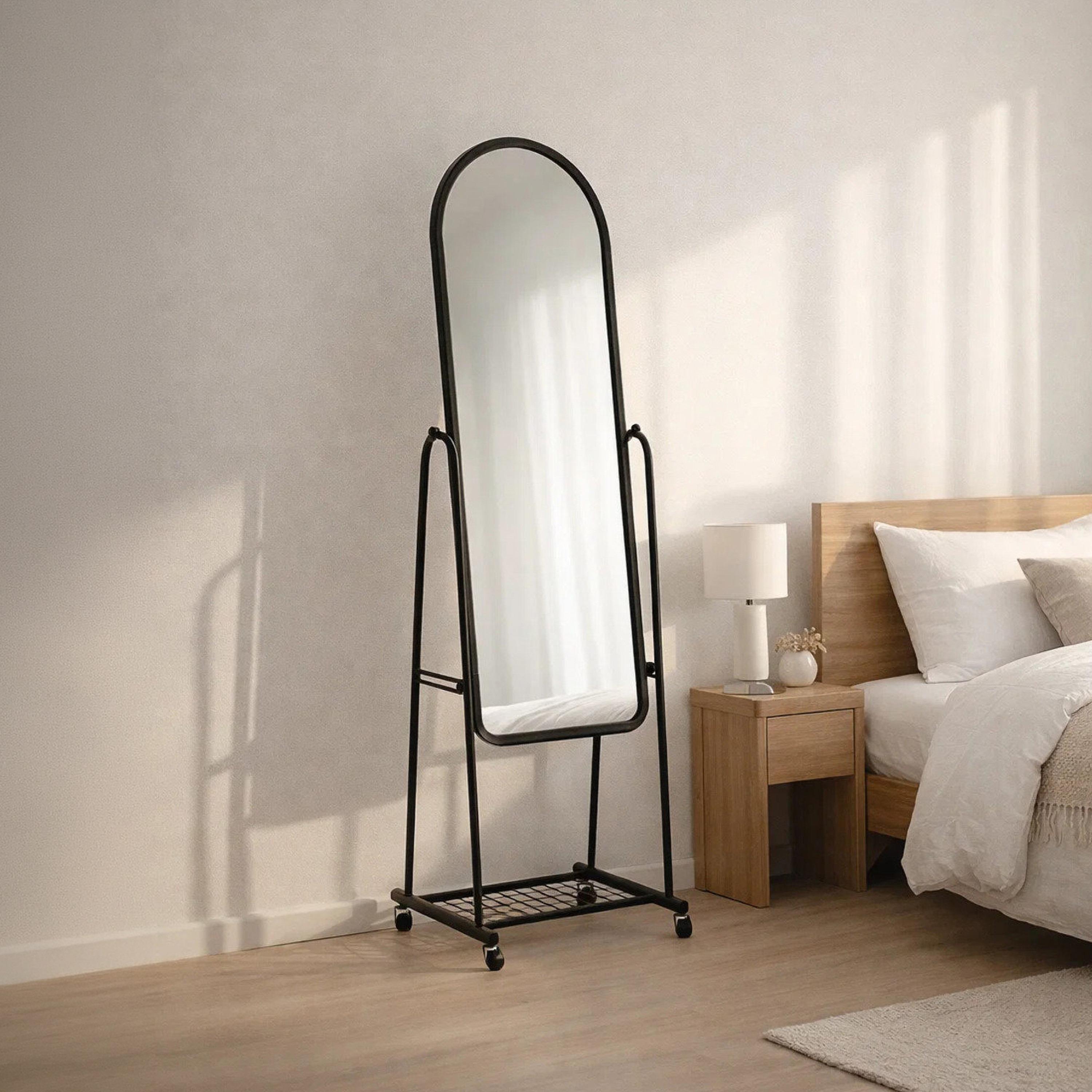 مرآة أرضية بإطار مقوس من الزجاج الأسود من ماريا هومز-household-walldecorandmirrors-mirrors-wallmirrors-image-1