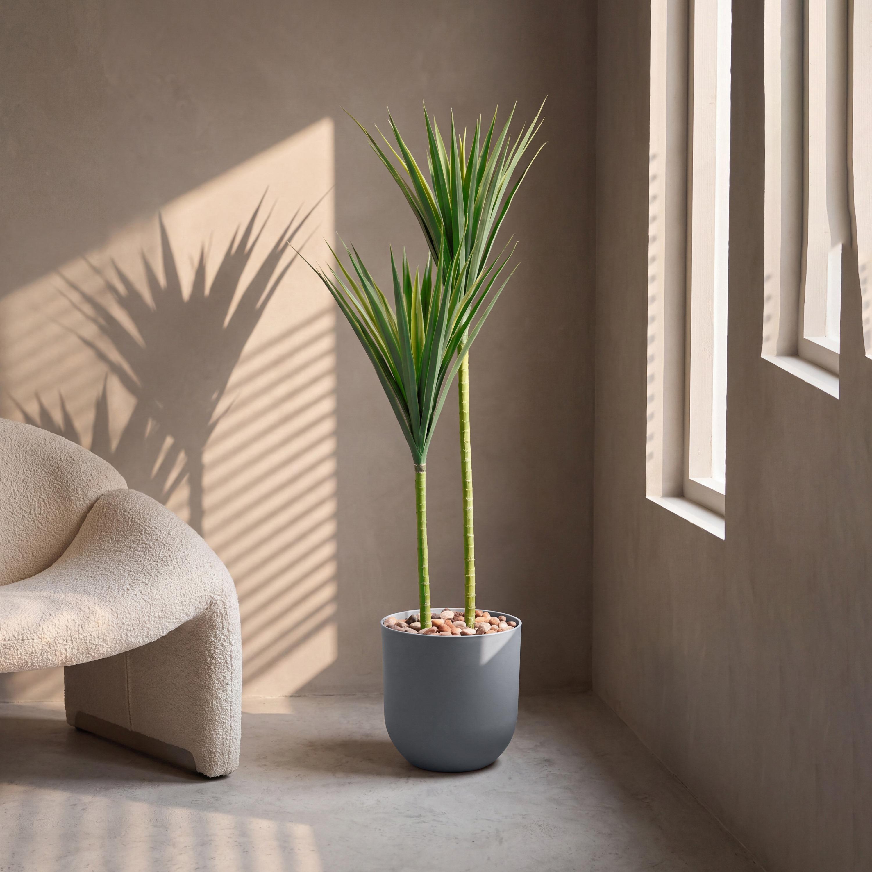 نبتة يوكا صناعية بأصيص من ماريا هومز-household-gardenandoutdoor-artificialflowersandplants-flowers-image-1