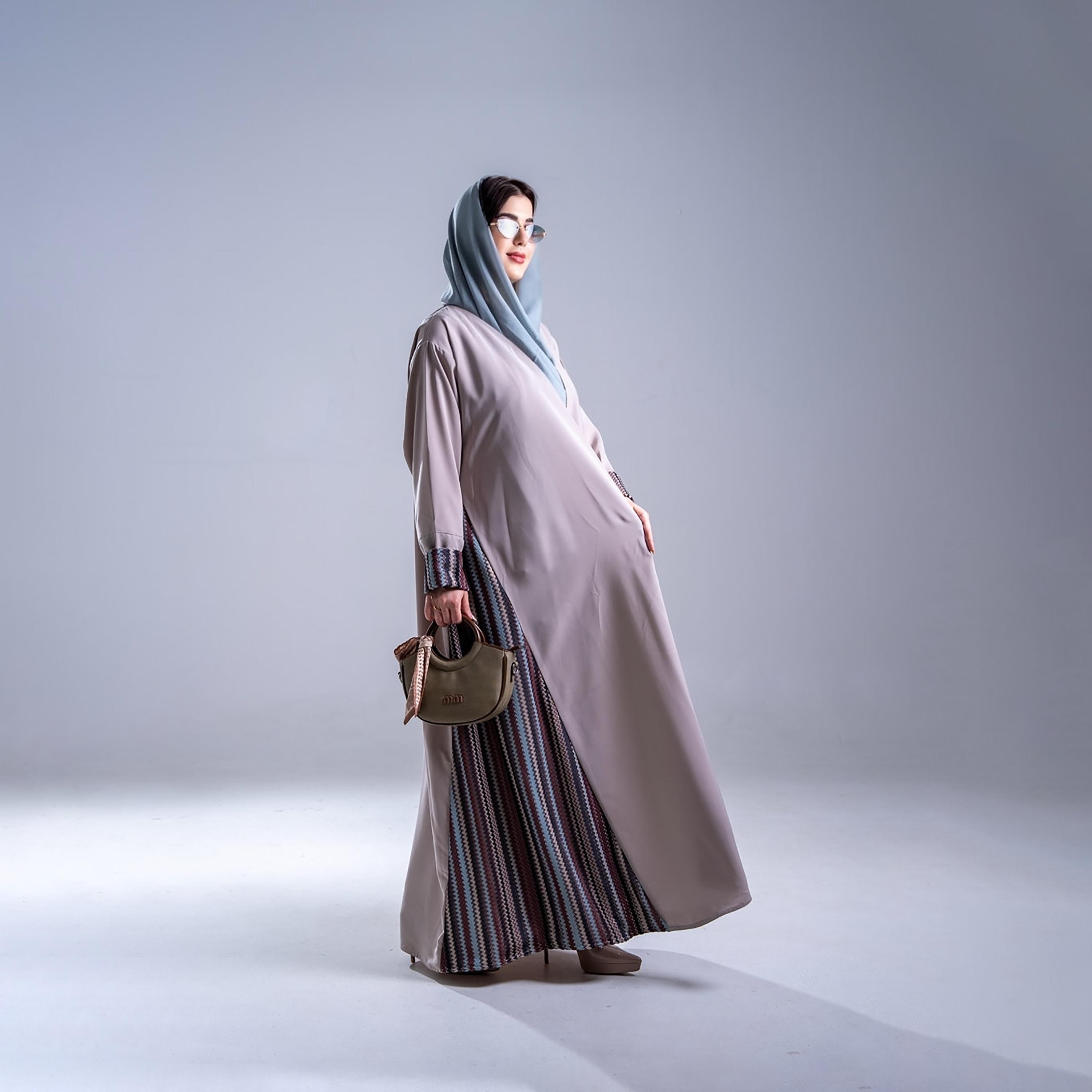 Elegant Hijab Chevron Panelled Crepe Women's Flared Half Cloche Abaya-women-arabicclothing-abayas-image-3