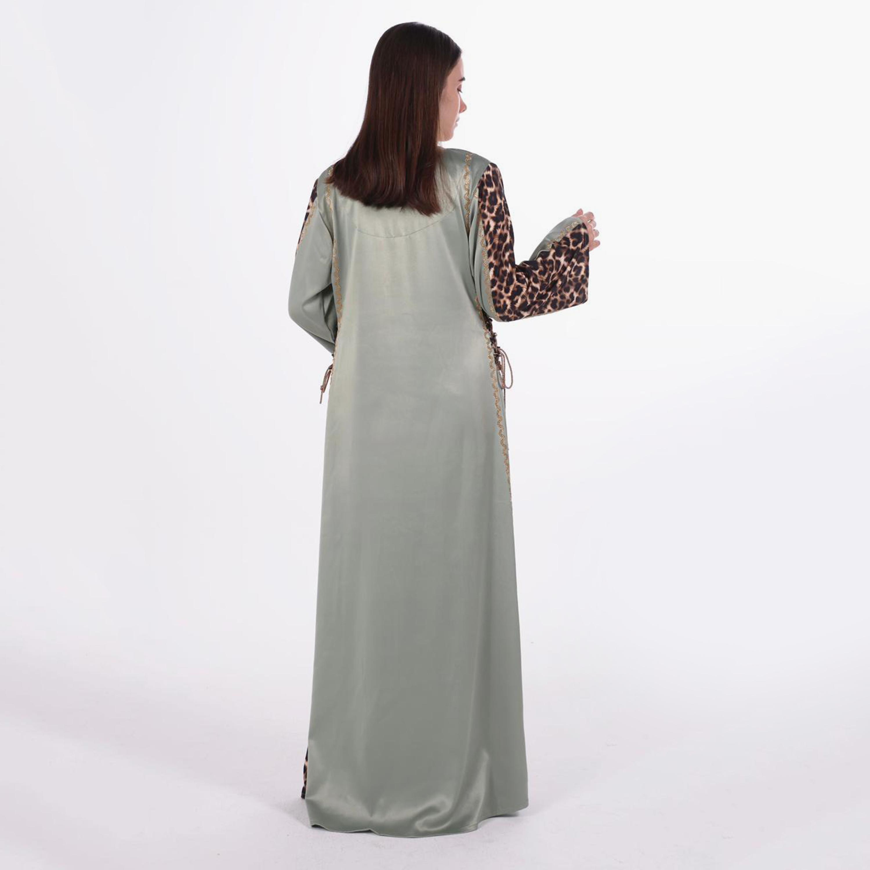 جلابية سهرة نسائية بأكمام بنقشة حيوانية وفصوص قماش ساتان من البنت الشرقية-women-arabicclothing-jalabiyas-image-5
