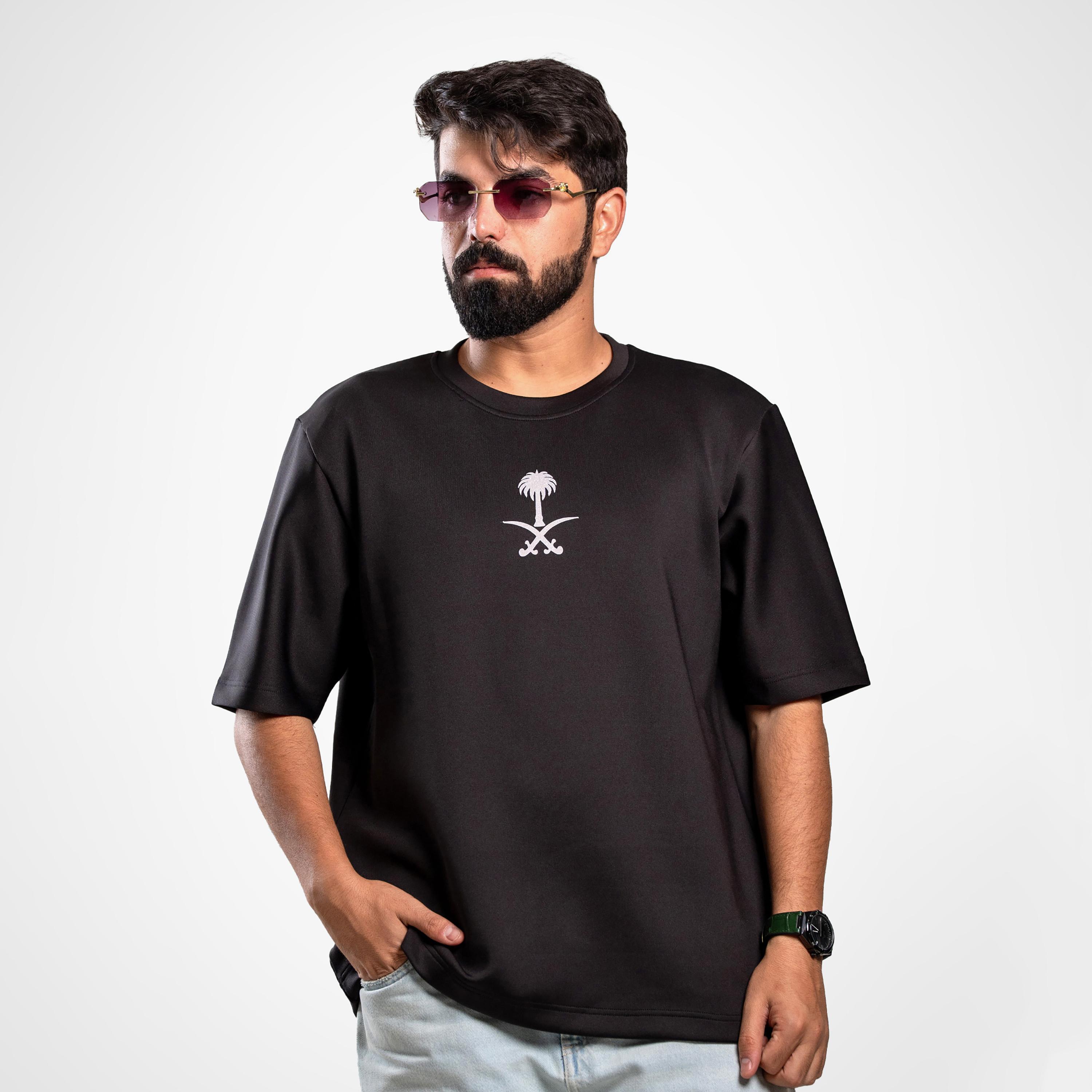 تي شيرت رجالي من sanefn بطبعة تراثية للجمال وبياقة دائرية وأكمام قصيرة لليوم الوطني السعودي-men-clothing-tshirtsandpolos-tshirts-image-1