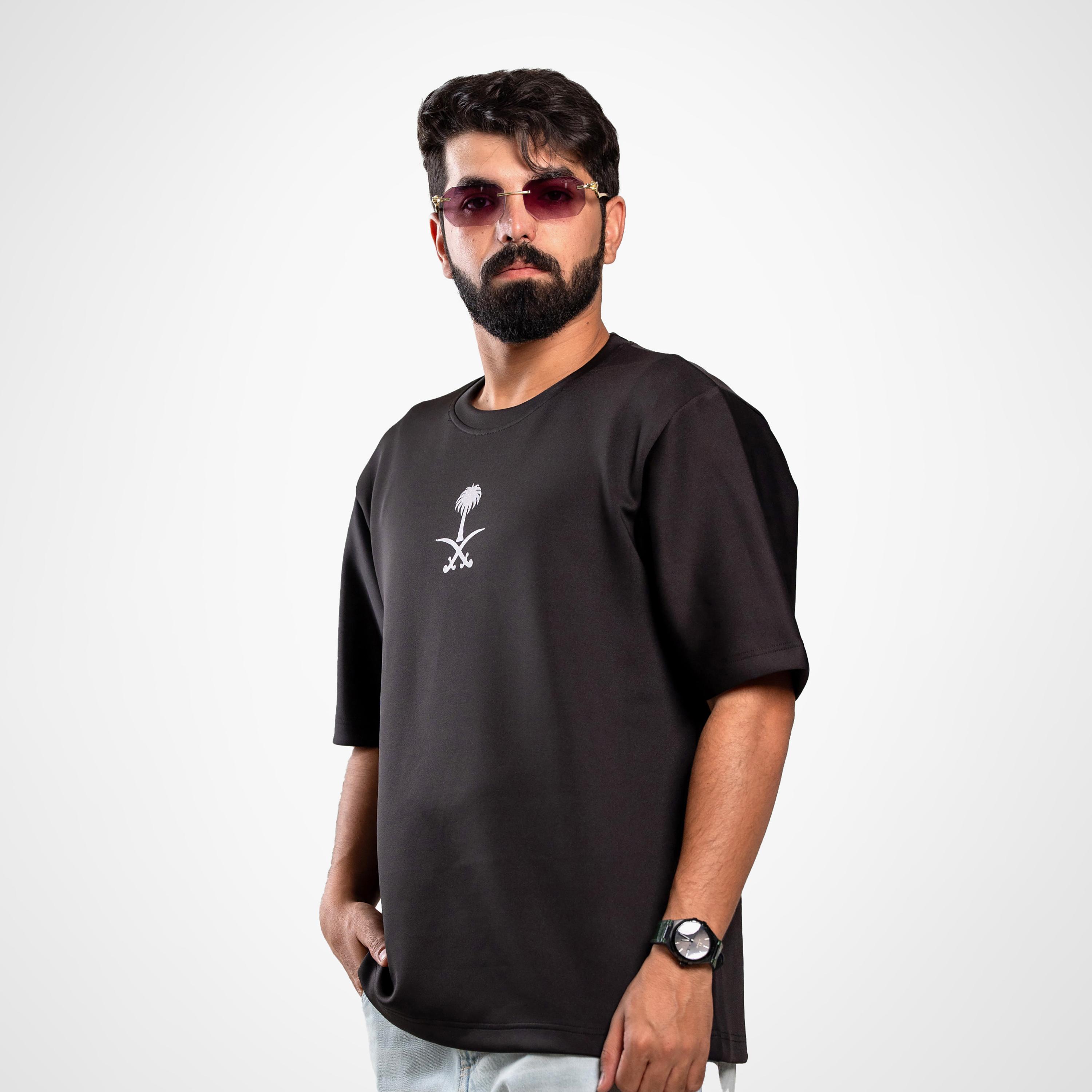 تي شيرت رجالي من sanefn بطبعة تراثية للجمال وبياقة دائرية وأكمام قصيرة لليوم الوطني السعودي-men-clothing-tshirtsandpolos-tshirts-image-2