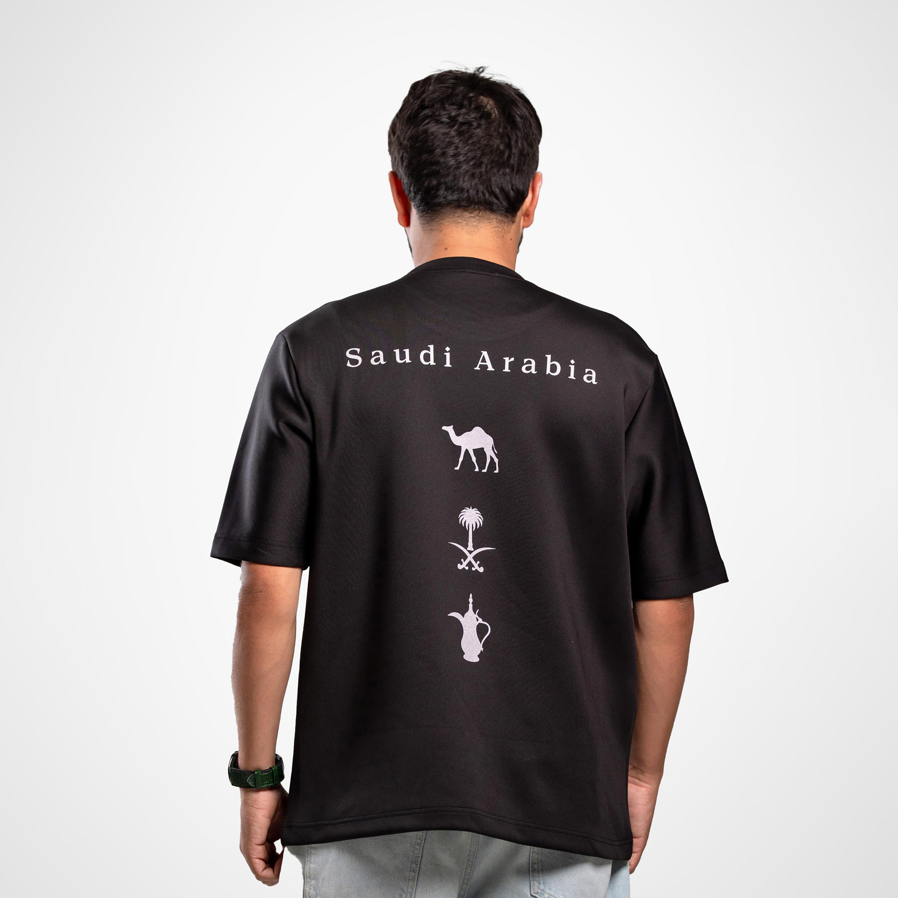تي شيرت رجالي من sanefn بطبعة تراثية للجمال وبياقة دائرية وأكمام قصيرة لليوم الوطني السعودي-men-clothing-tshirtsandpolos-tshirts-image-3