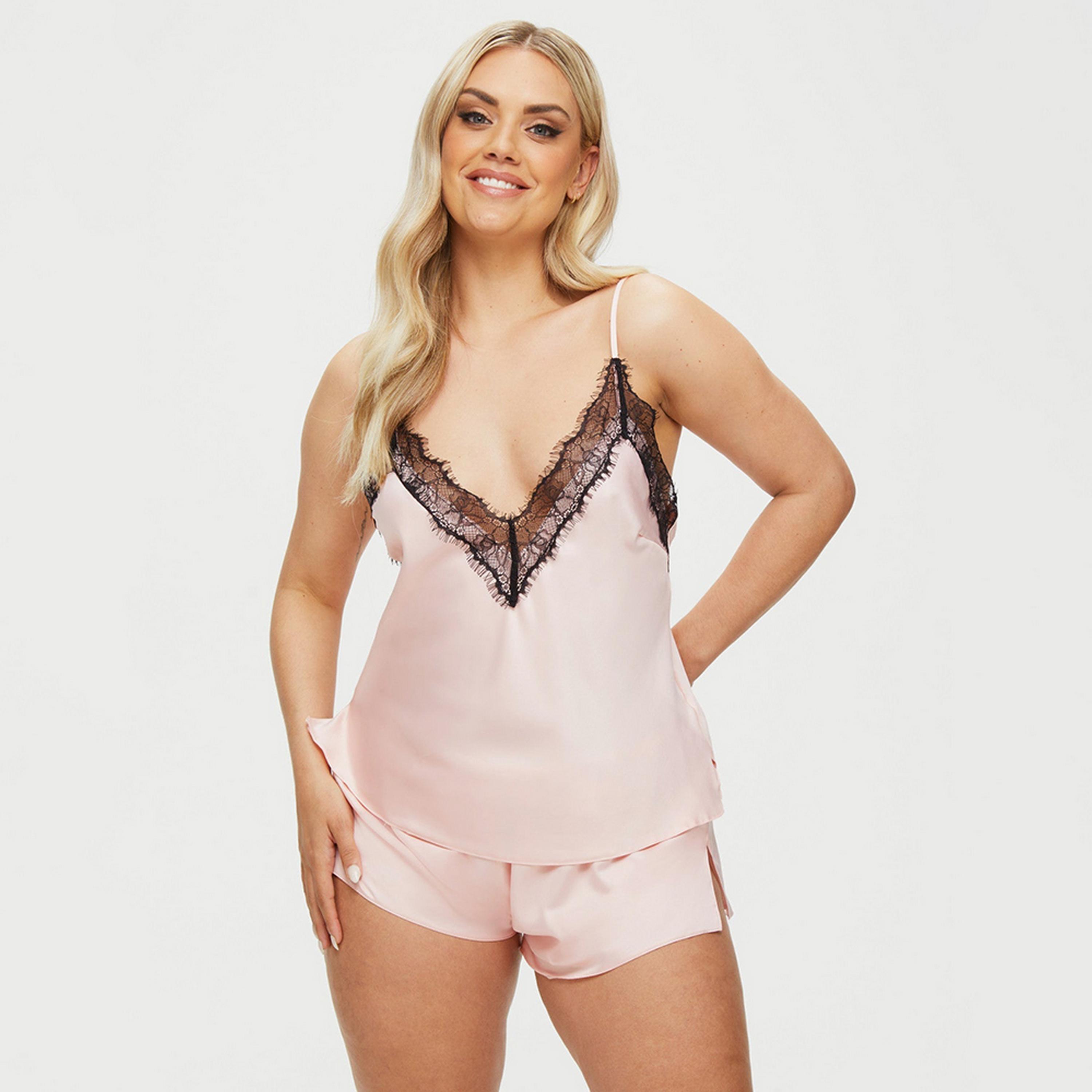 طقم من قطعتين كامي وشورت دانتيل نسائي من آن سمرز-women-clothing-nightwear-pyjamas-shortsets-image-1
