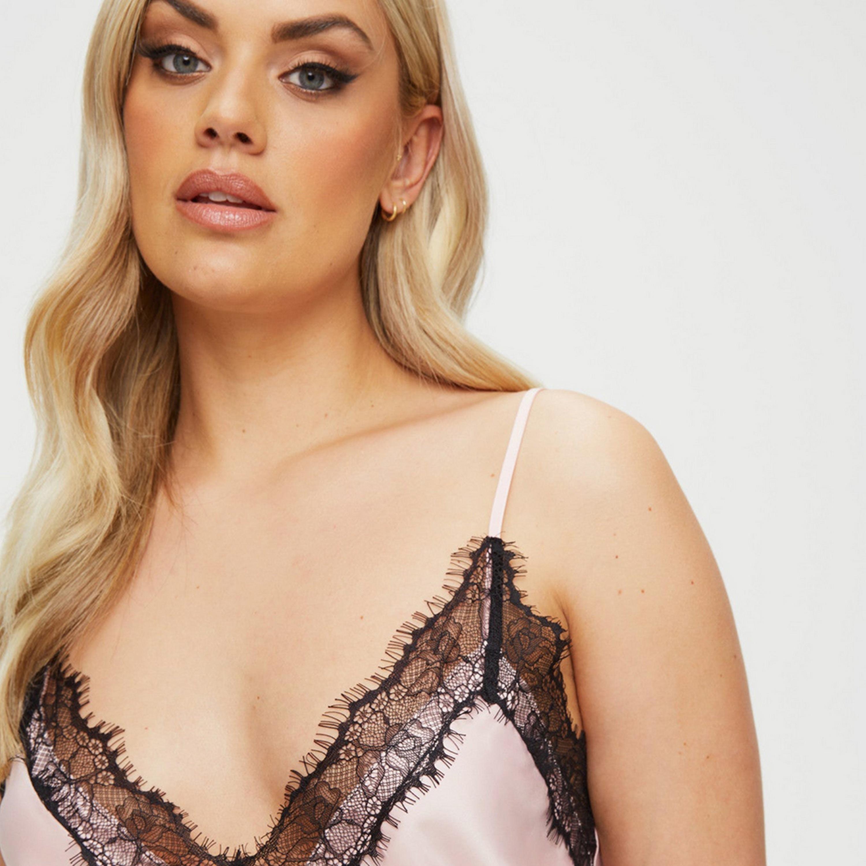 طقم من قطعتين كامي وشورت دانتيل نسائي من آن سمرز-women-clothing-nightwear-pyjamas-shortsets-image-3